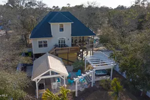 1808 W Oak Island Dr, Oak Island, NC 28465 - Photo 1