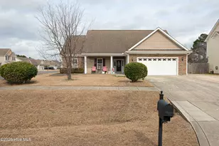 301 Elk Ct, Jacksonville, NC 28546 - Photo 1