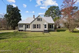 107 N C St, Mount Olive, NC 28519 - Photo 1