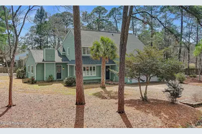 101 Fairway Drive W, Morehead City, NC 28557 - Photo 1