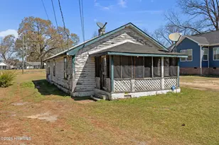 538 Edgar St, Clinton, NC 28328 - Photo 1