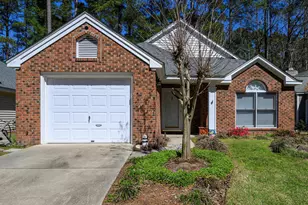 2010 Fairways W Dr, New Bern, NC 28562 - Photo 1