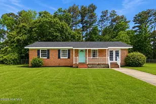 12 Berkshire Dr, Jacksonville, NC 28546 - Photo 1