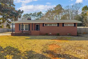 72 Cade St, Hartwell, GA - Photo 1
