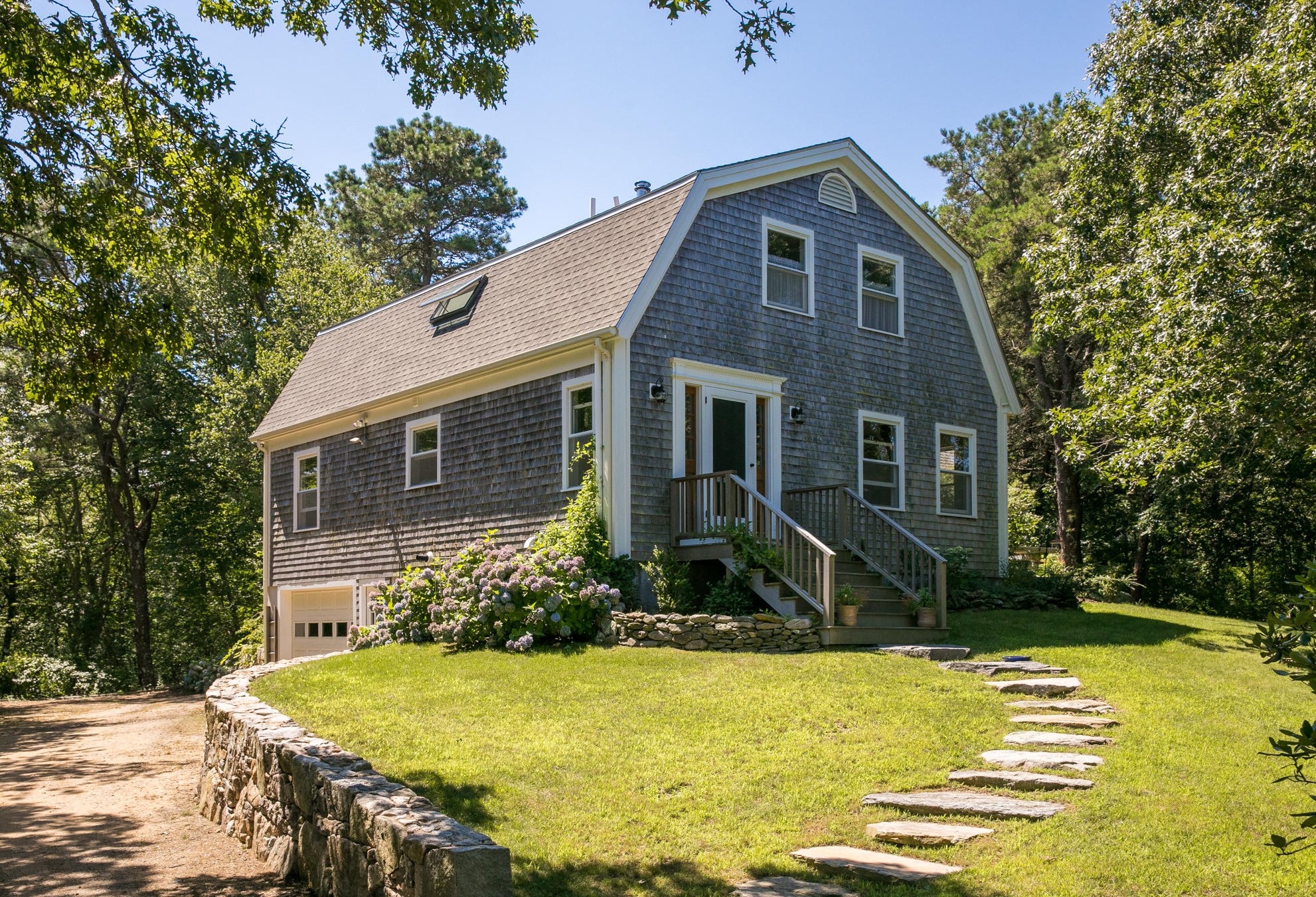 40 Blueberry Ridge Ln, Chilmark, MA 02535 exterior