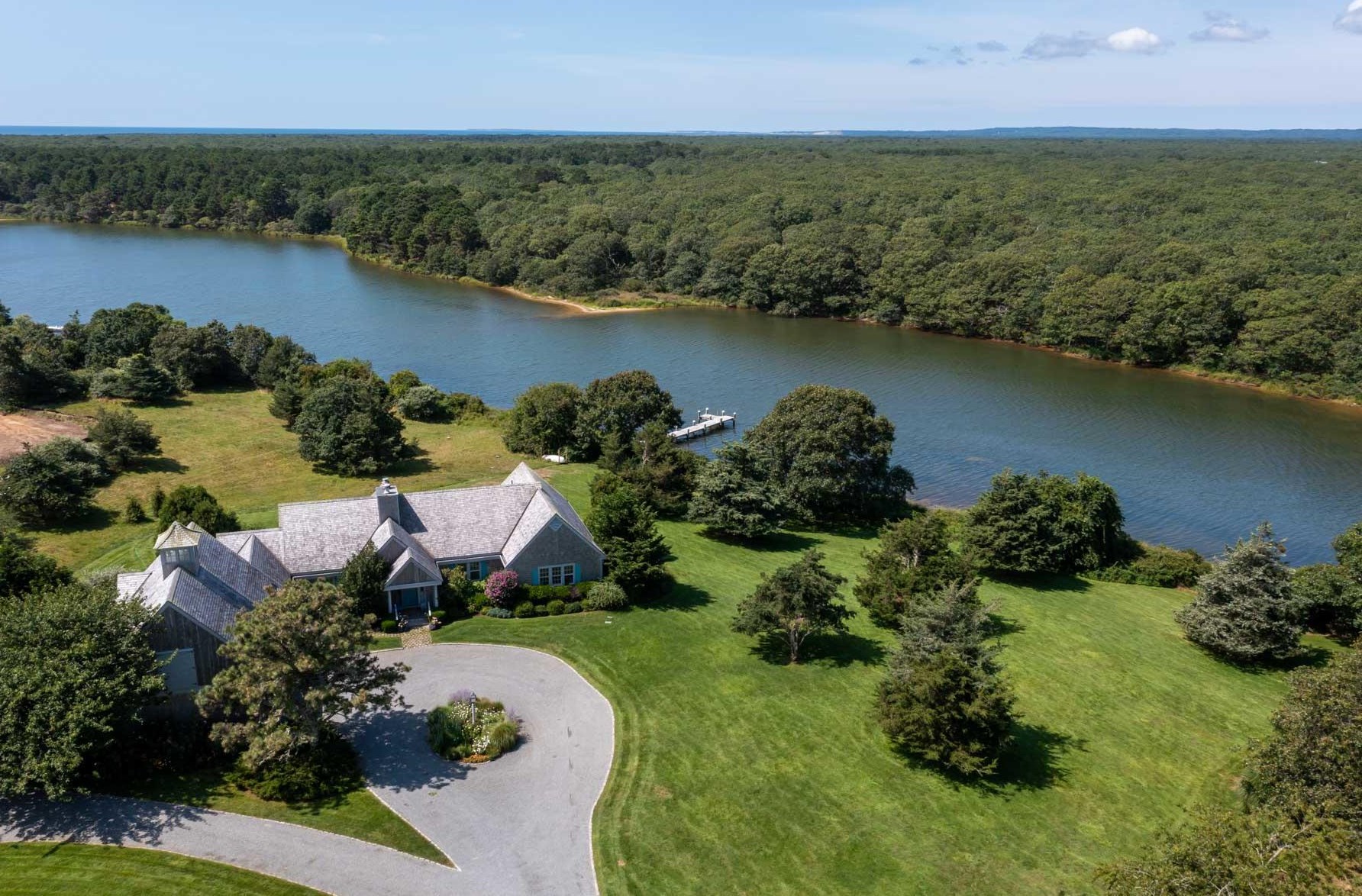 81 Oyster Pond Rd, Edgartown, MA 02539 exterior