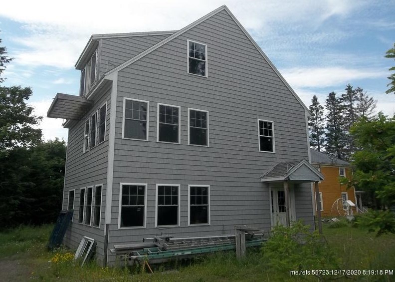 5 Burns Pl, Eastport, ME 04631 exterior