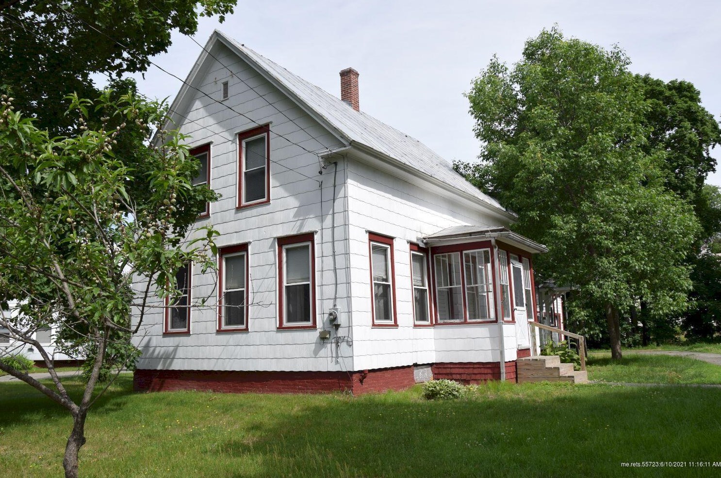 13 Bean St, Madison ME 04950-1202 exterior