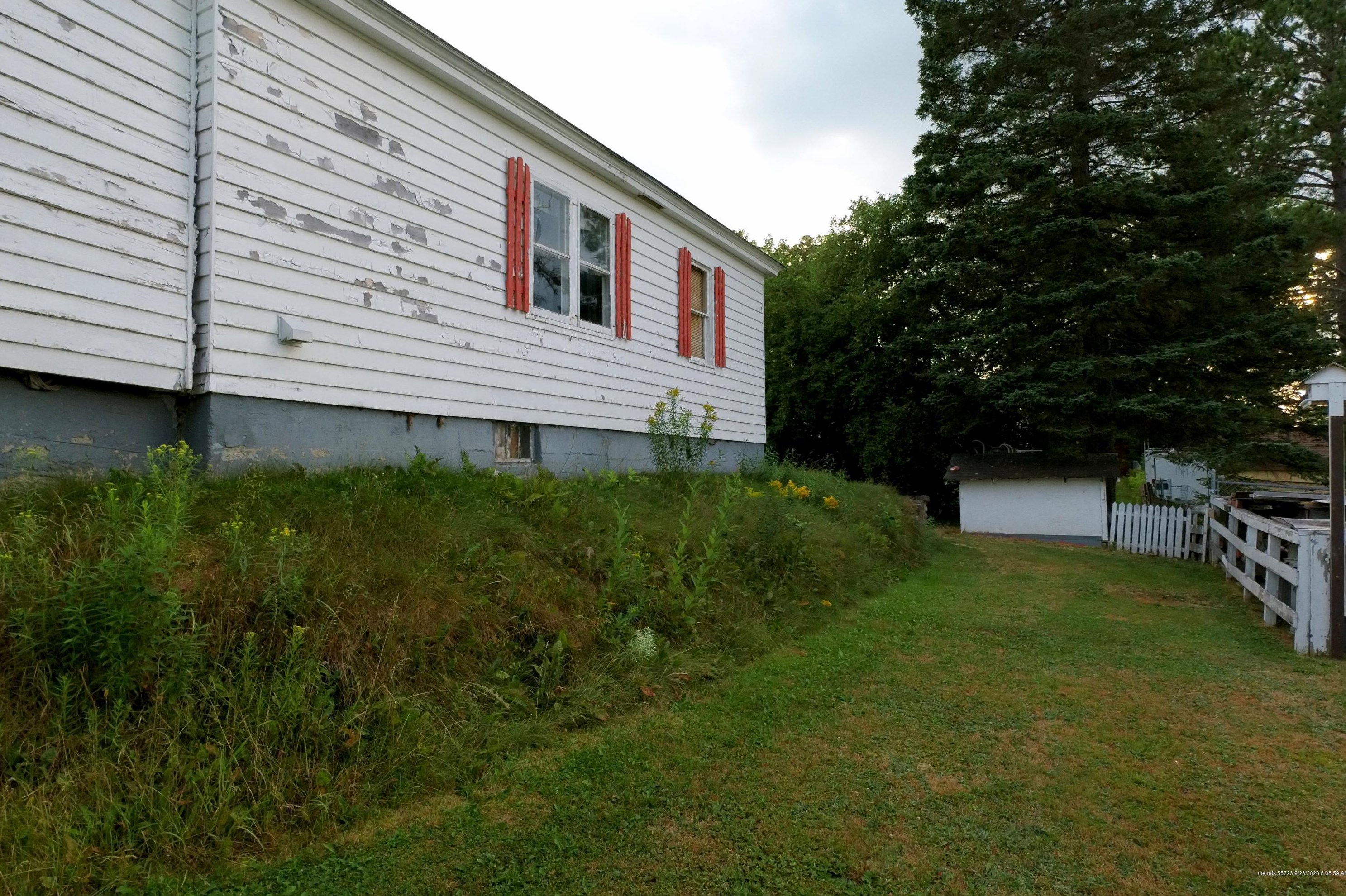 42 School Ave, Limestone, ME 04750-1106