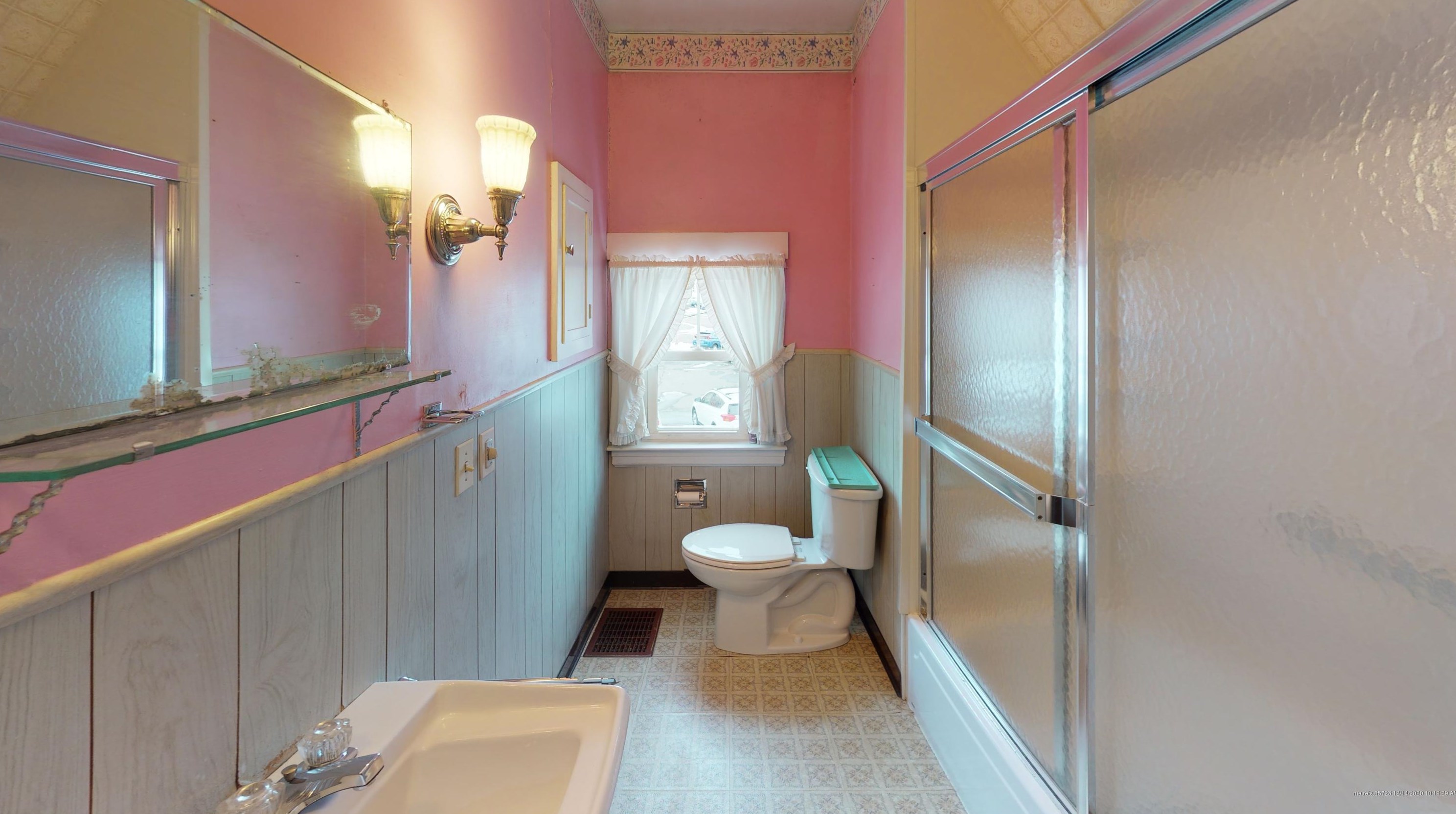 205 Main St, Sebec ME 04426-1243 exterior