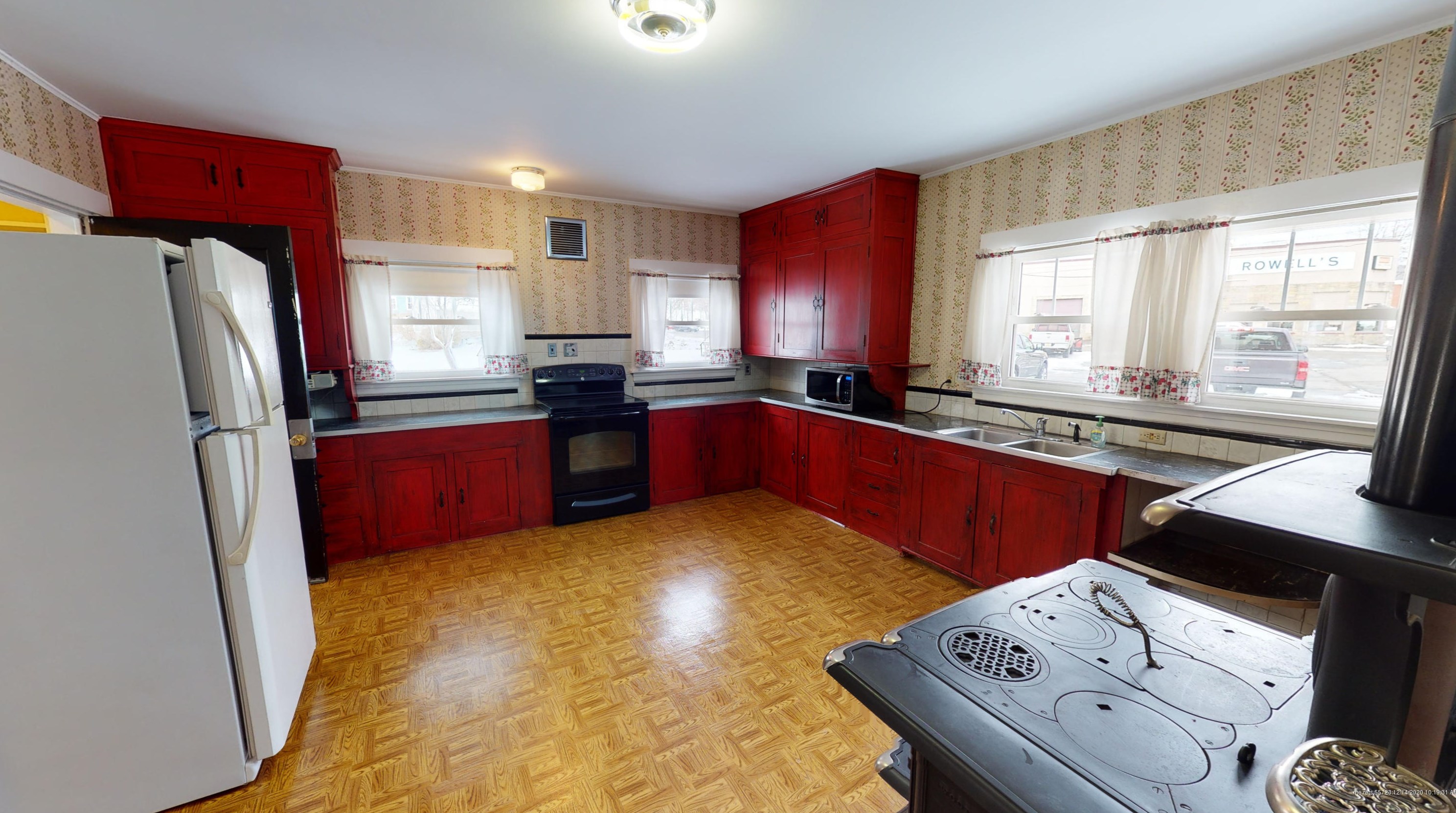 205 Main St, Sebec ME 04426-1243 exterior