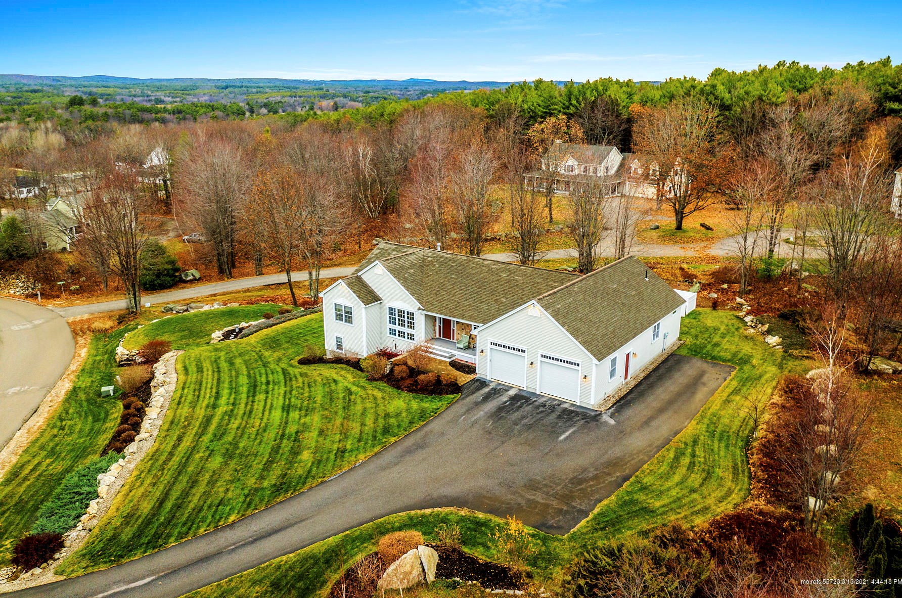 11 Presidential Dr, Gray, ME 04039