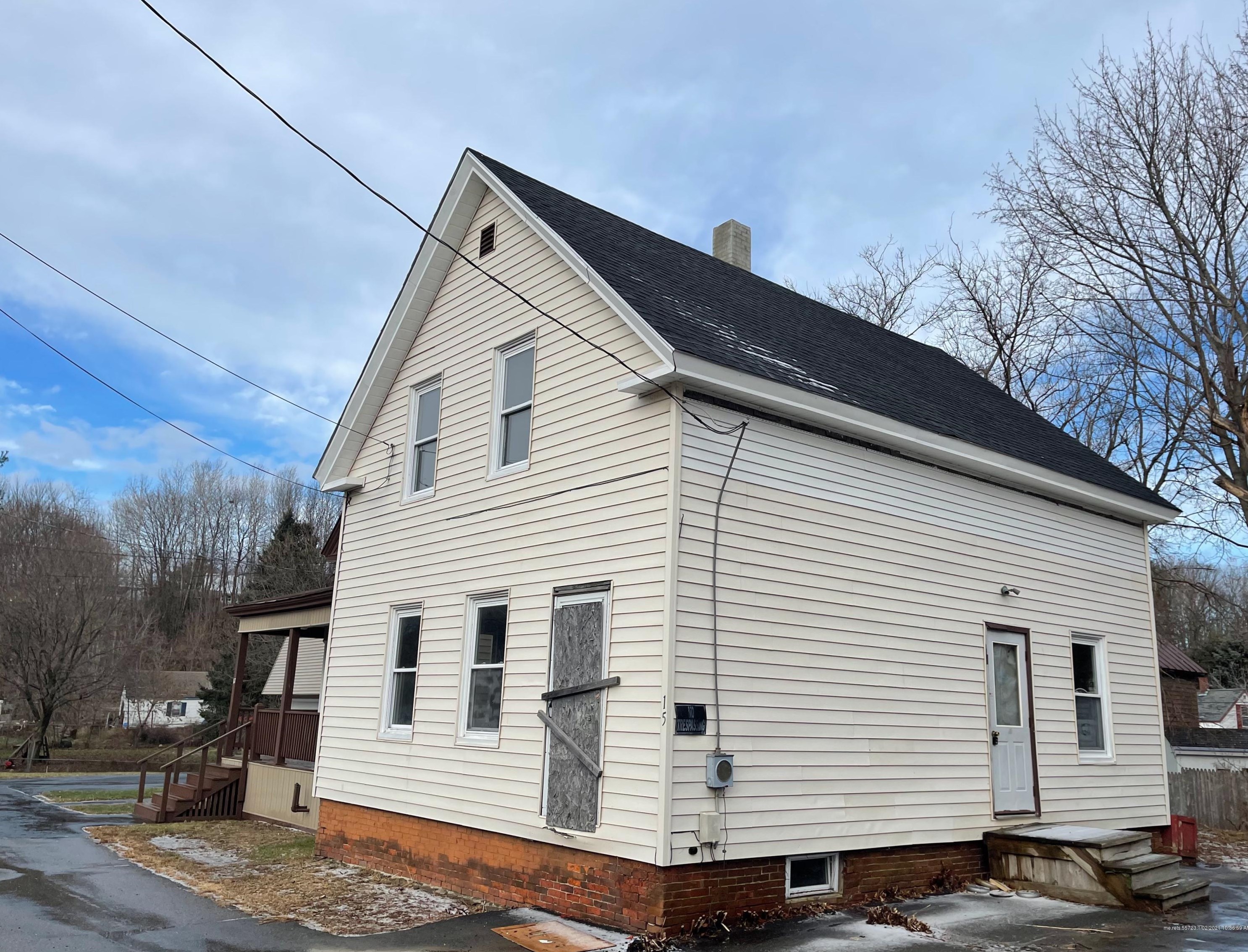 15 Carrean St, Waterville, ME 04901 exterior