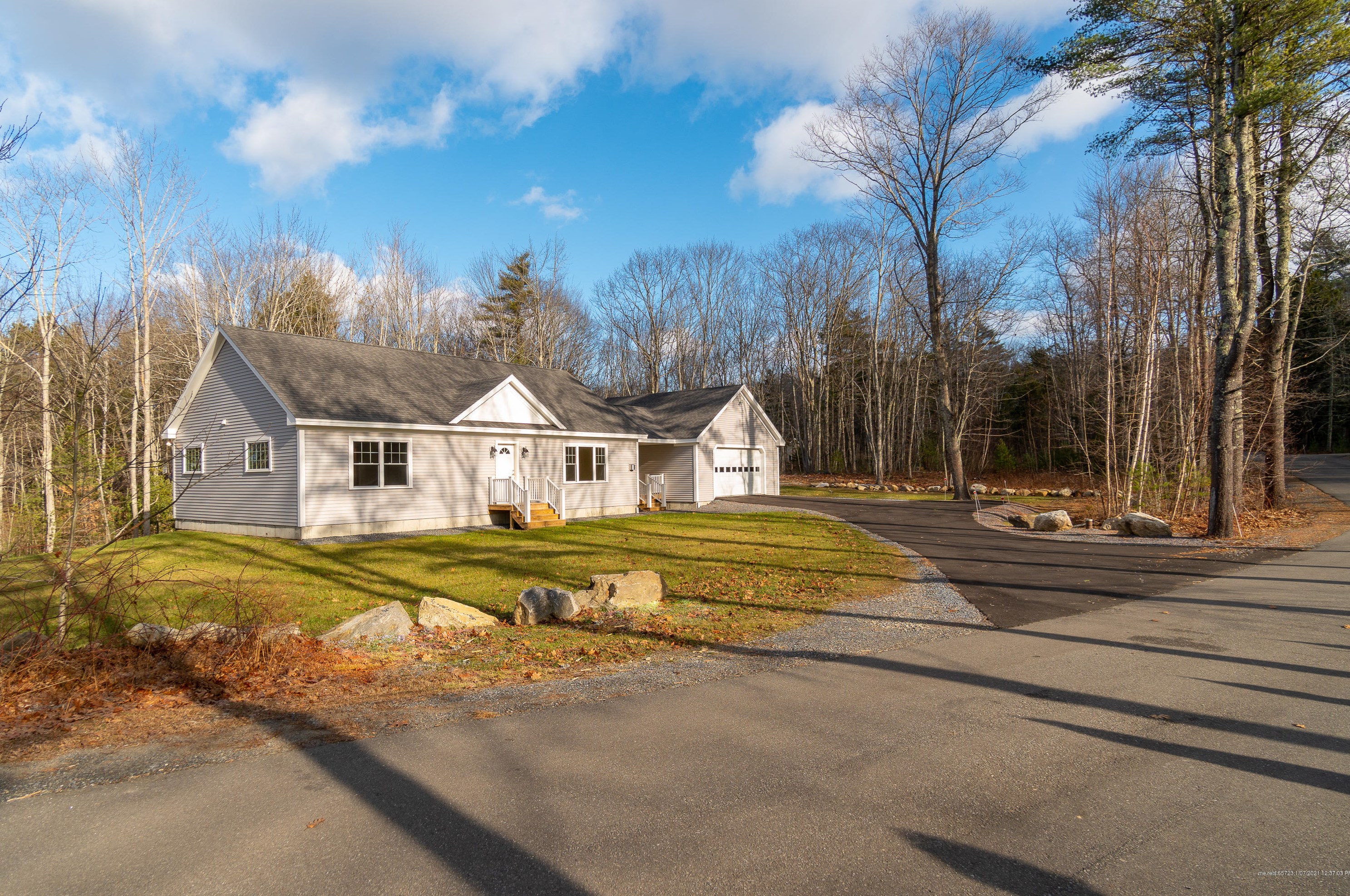 26 My Way, Boothbay ME 04537-4672 exterior
