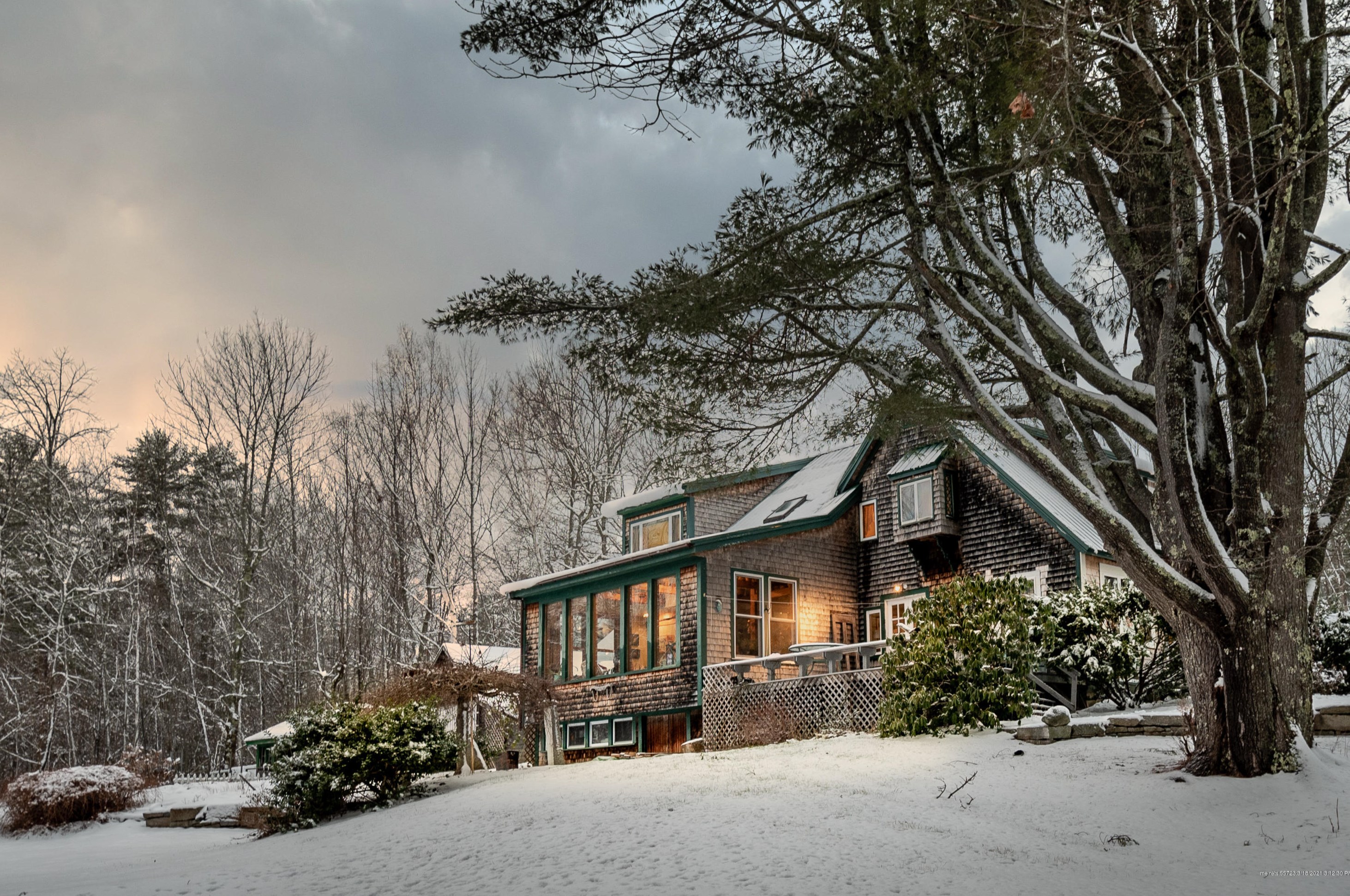 16 Verona St, Northport, ME 04849