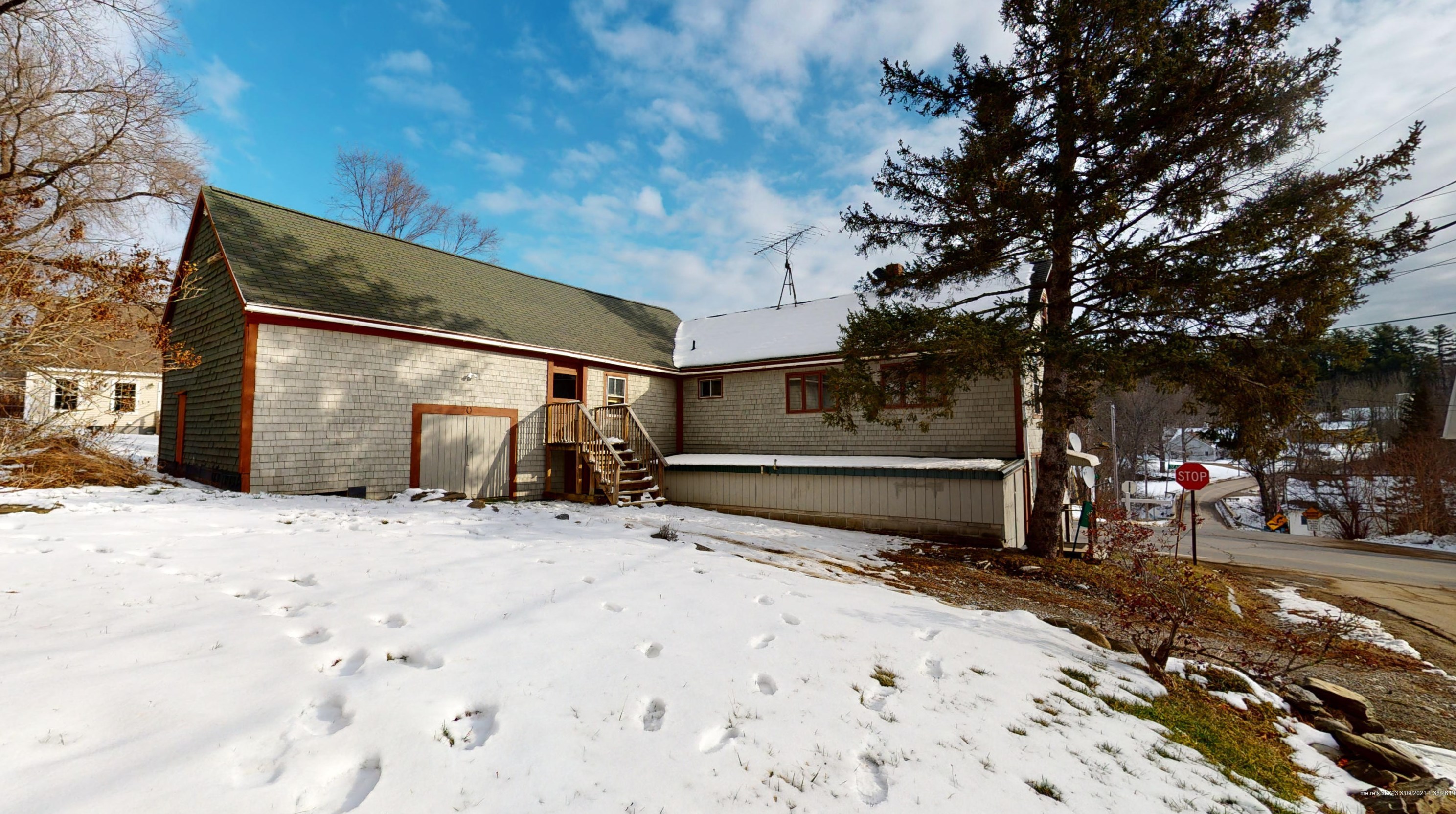 3 Town Hill Rd, Union, ME 04862 exterior