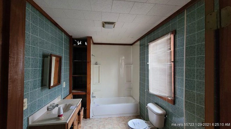 716 Mutton Ln, Clinton ME  04927-3311 exterior