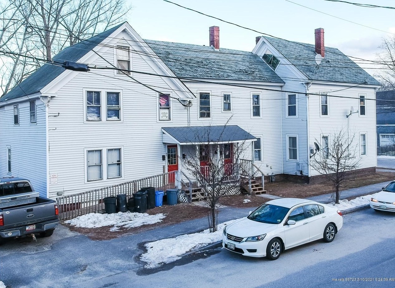 49 Whitney St, Auburn, ME 04210-6013