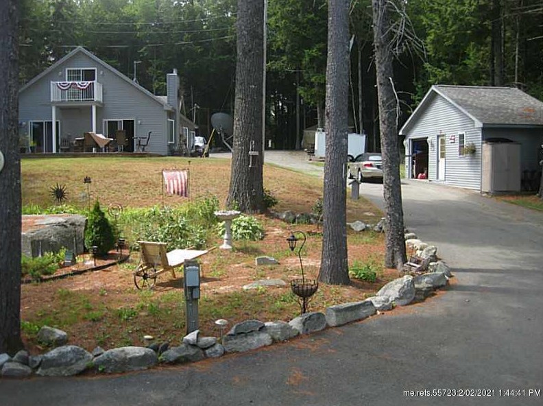 940 Transalpine Rd, Lincoln, ME 04457 exterior