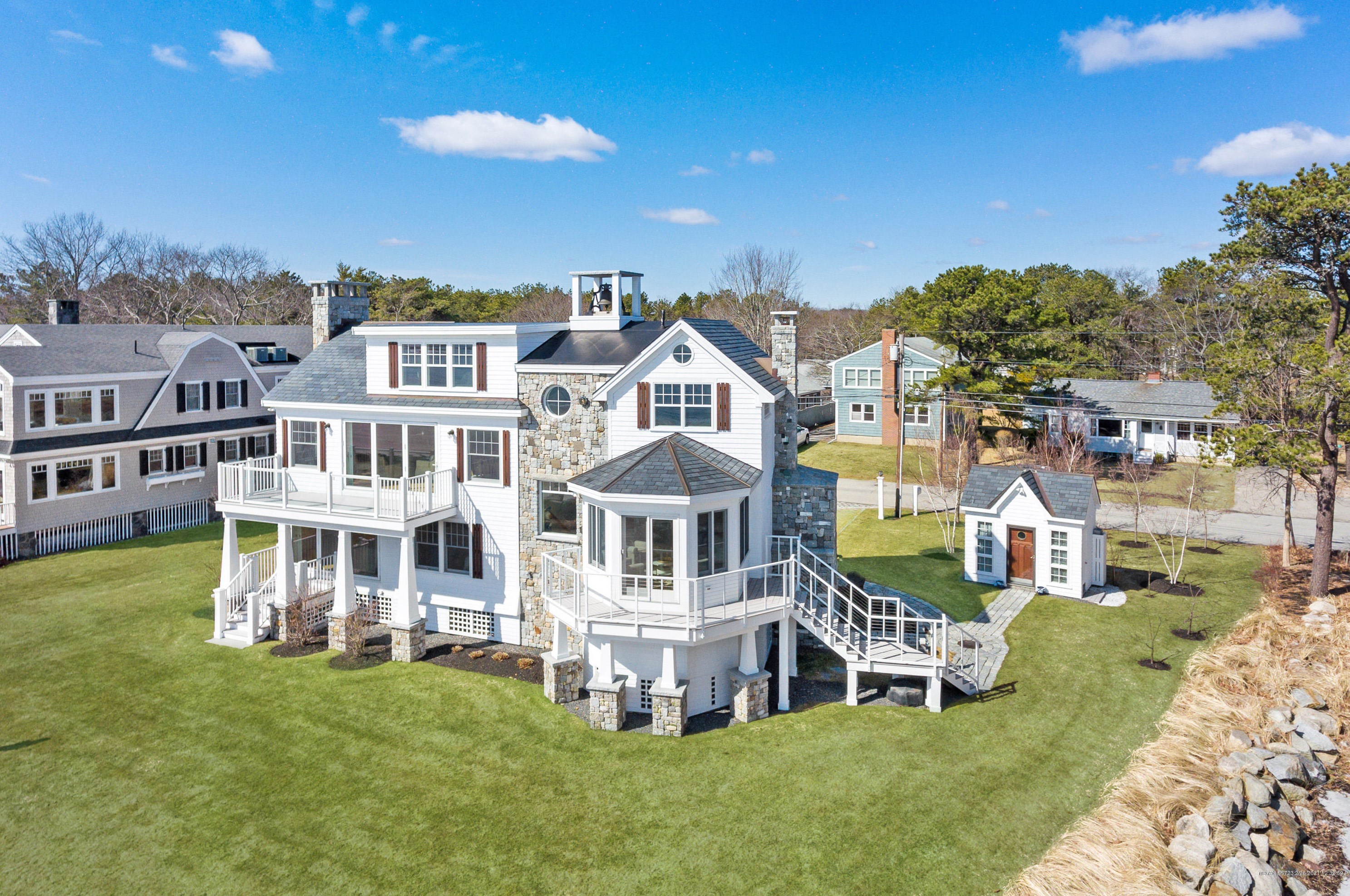 595 Kings Hwy, Kennebunkport, ME 04046 exterior