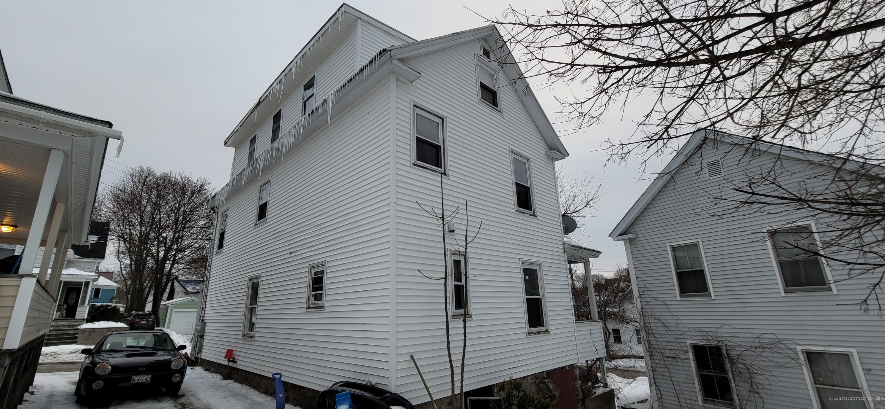 10 Hammond St, Sanford, ME 04073 exterior