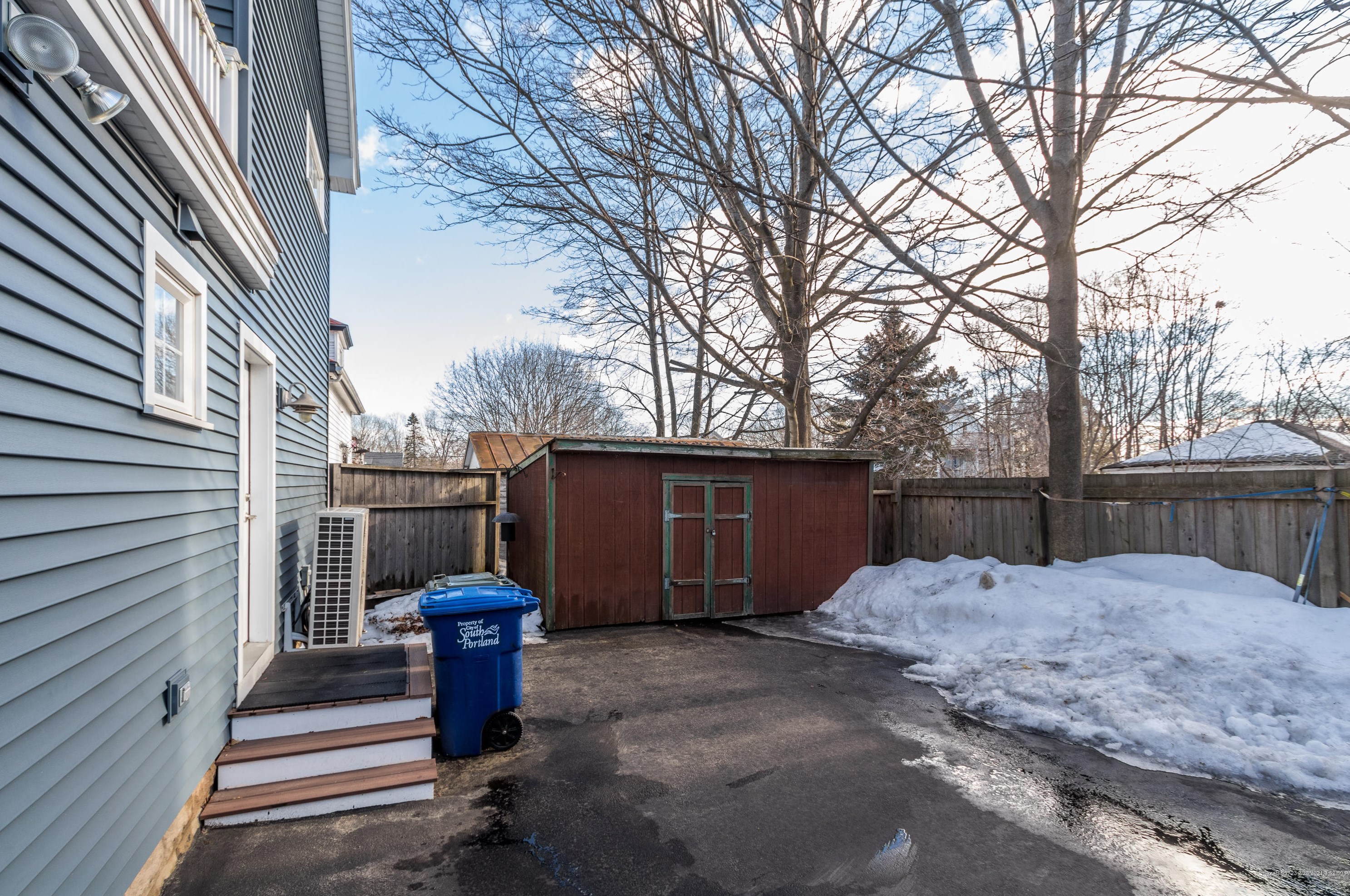 552 Main St, Portland ME 04106-5403 exterior