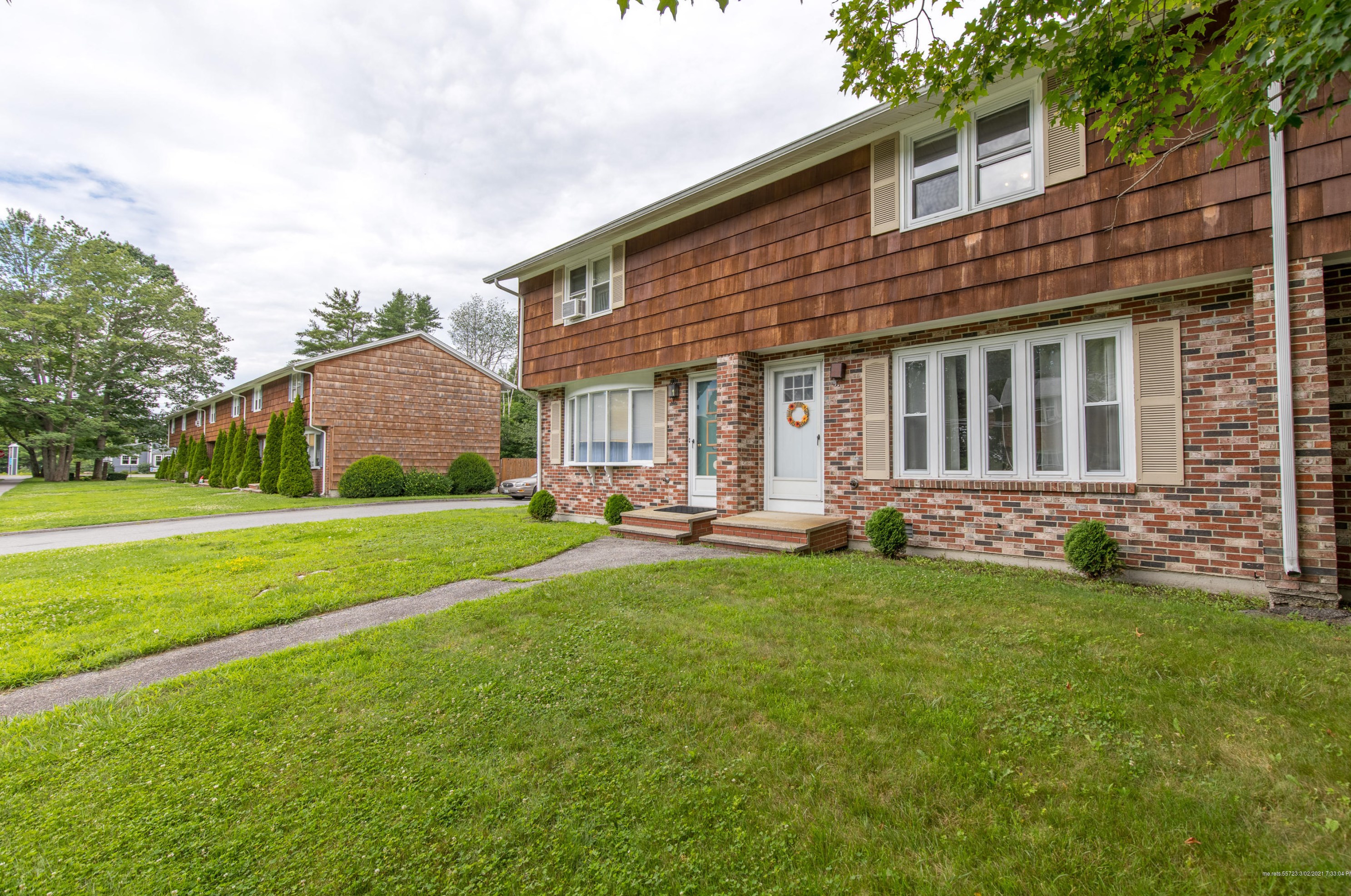 18 Villa Rd, Westbrook, ME 04092-3638