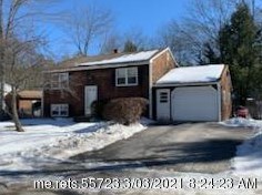 28 Forest Dr, Topsham, ME 04086