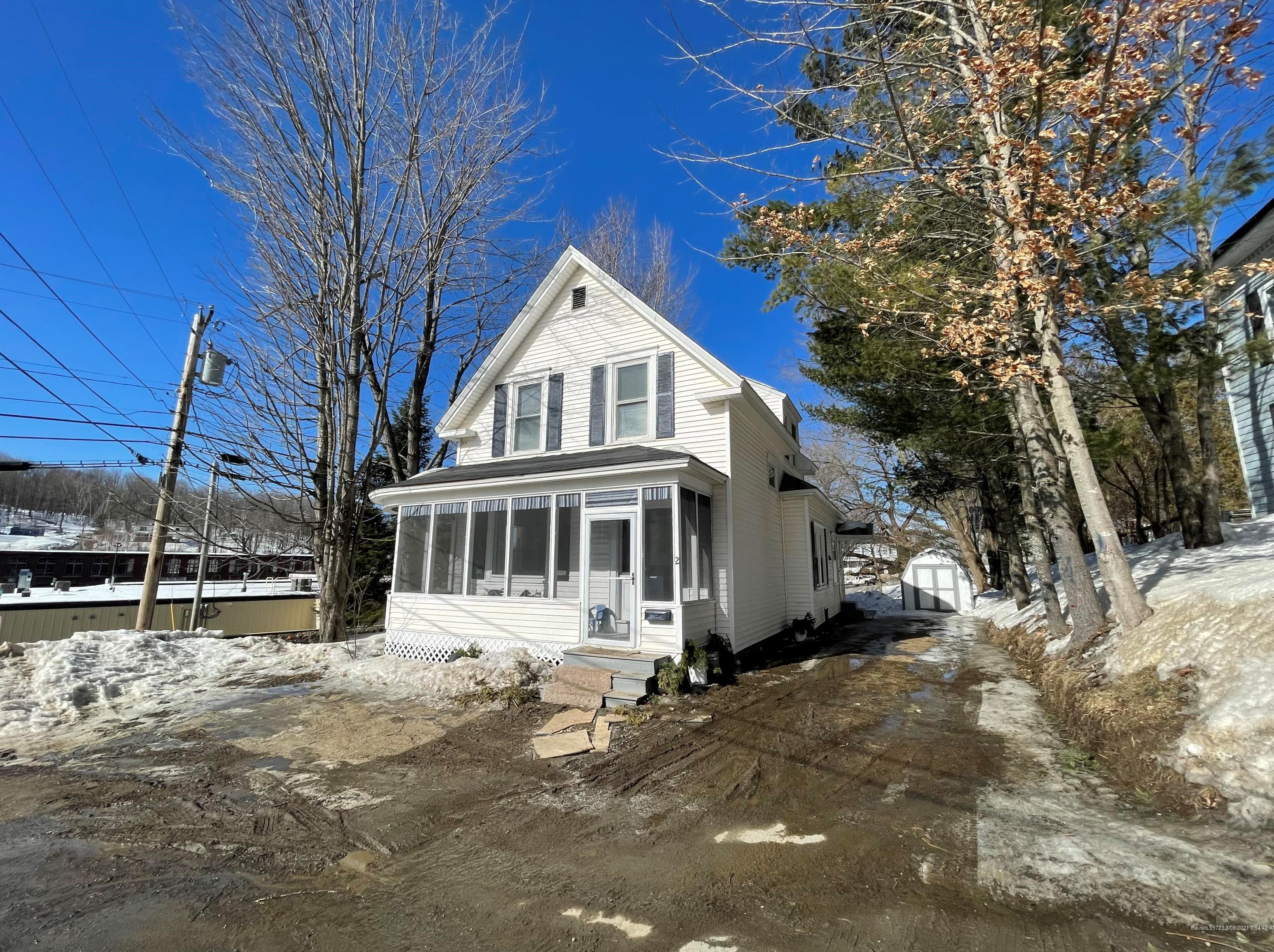 2 Maple St, Ripley, ME 04930 exterior