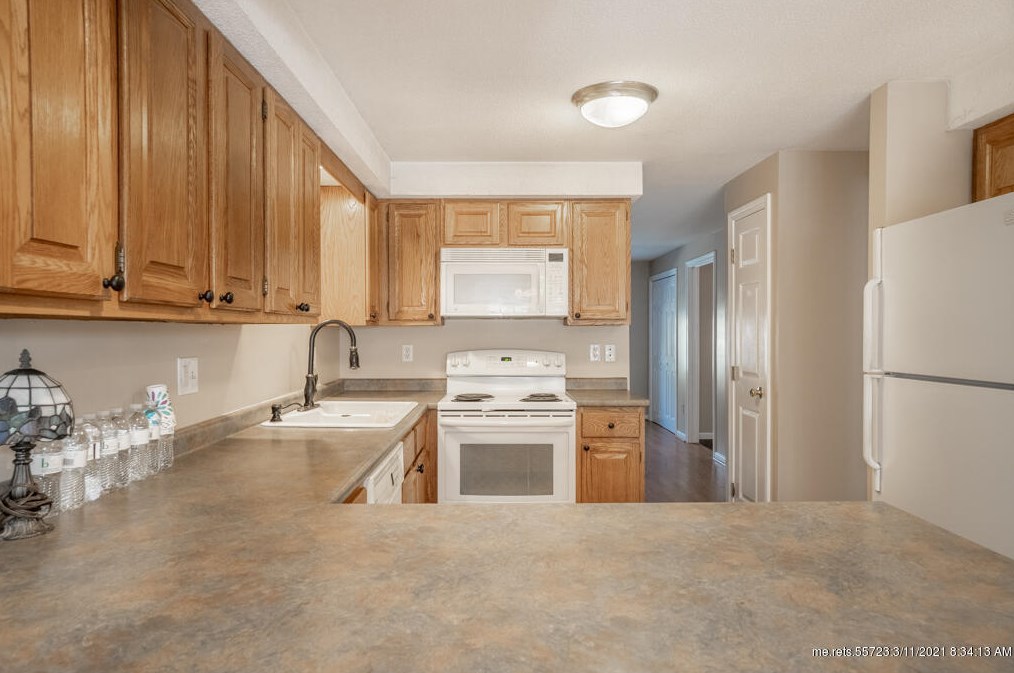 6 Edgecomb Ct, Portland, ME 04103 exterior