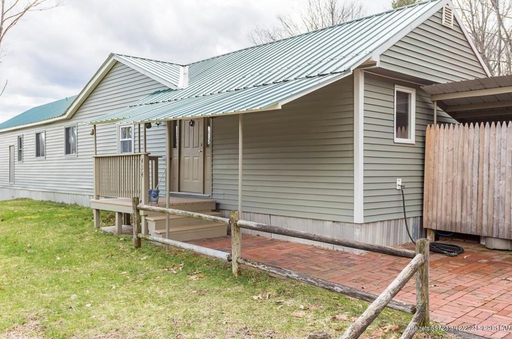 414 School St, Berwick, ME 03901
