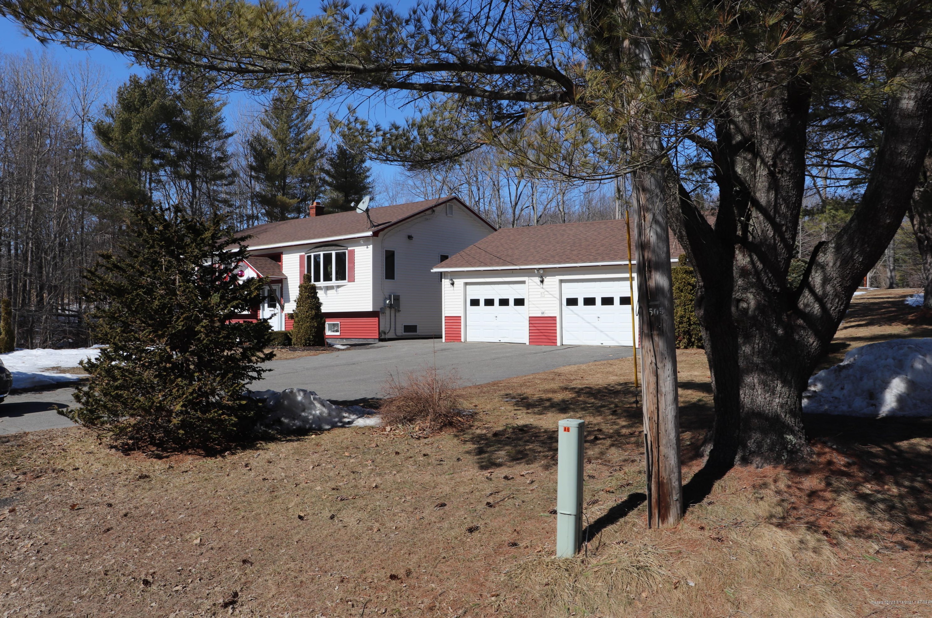 87 Waterville Rd, China, ME 04358-4206