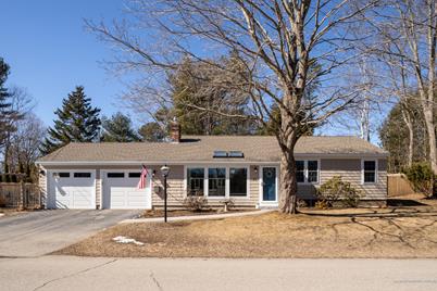 12 Ridgewood Cir Kennebunk Me 04043 Mls 1484425 Coldwell Banker