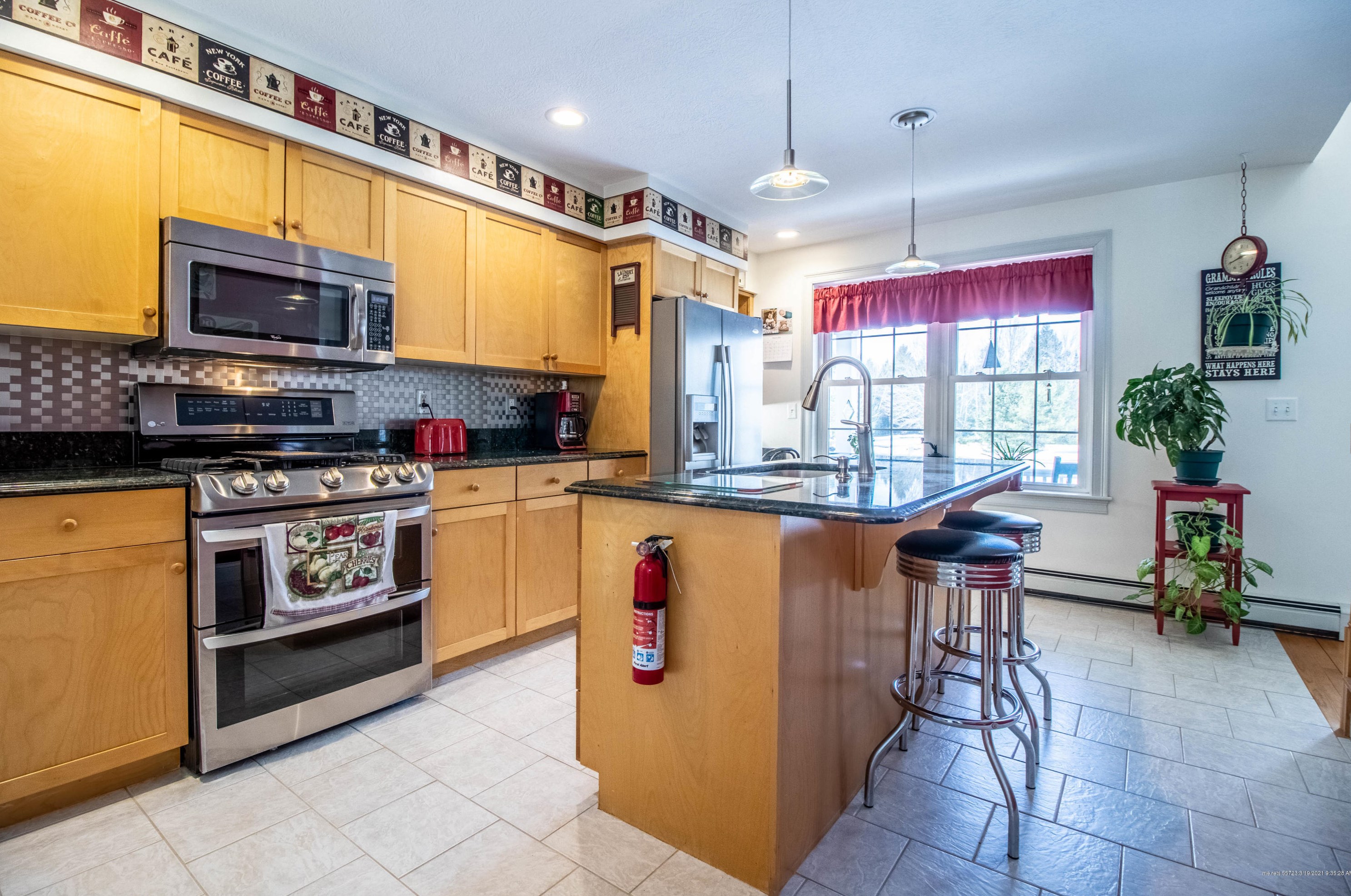 89 Alexander Dr, Gorham ME 04038-2161 exterior