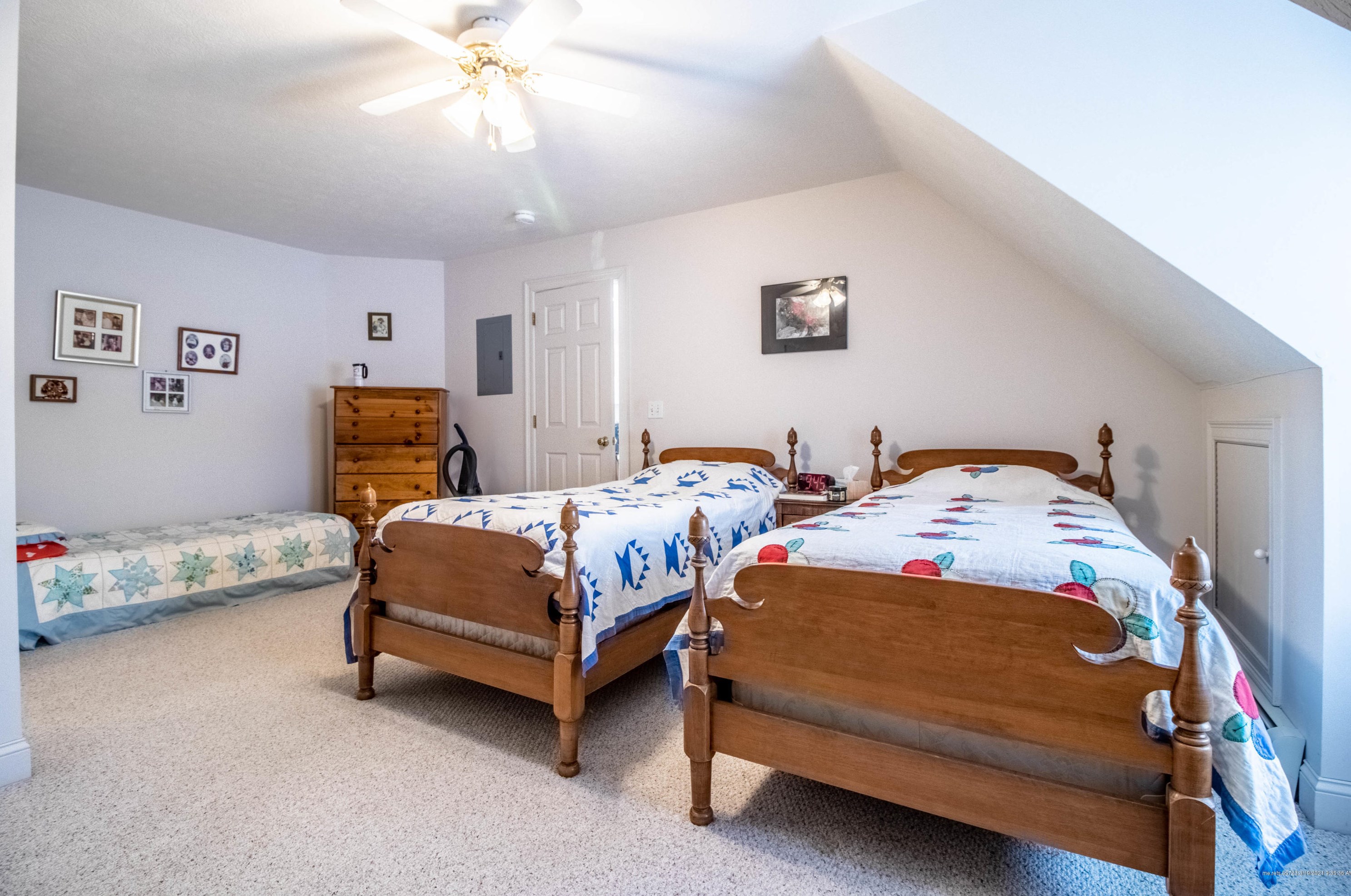 89 Alexander Dr, Gorham ME 04038-2161 exterior