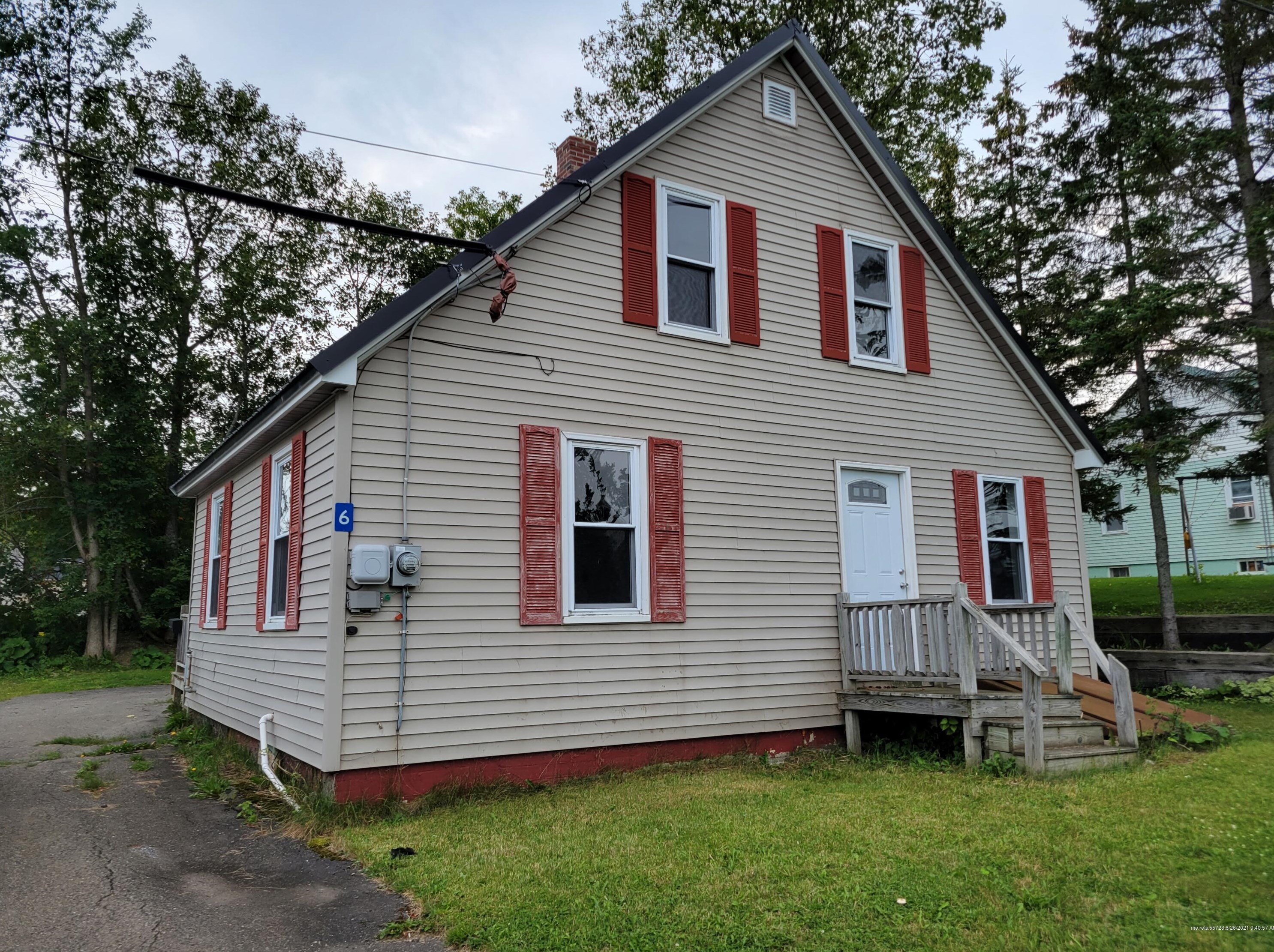 73 Main St, Limestone ME  04750-1105 exterior