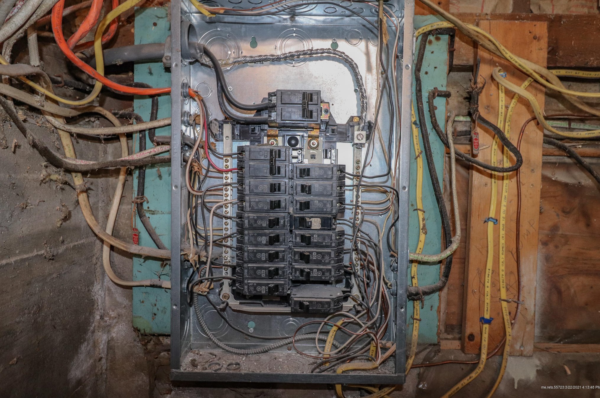 20 Dolloff St, Peru ME  04290-3011 exterior