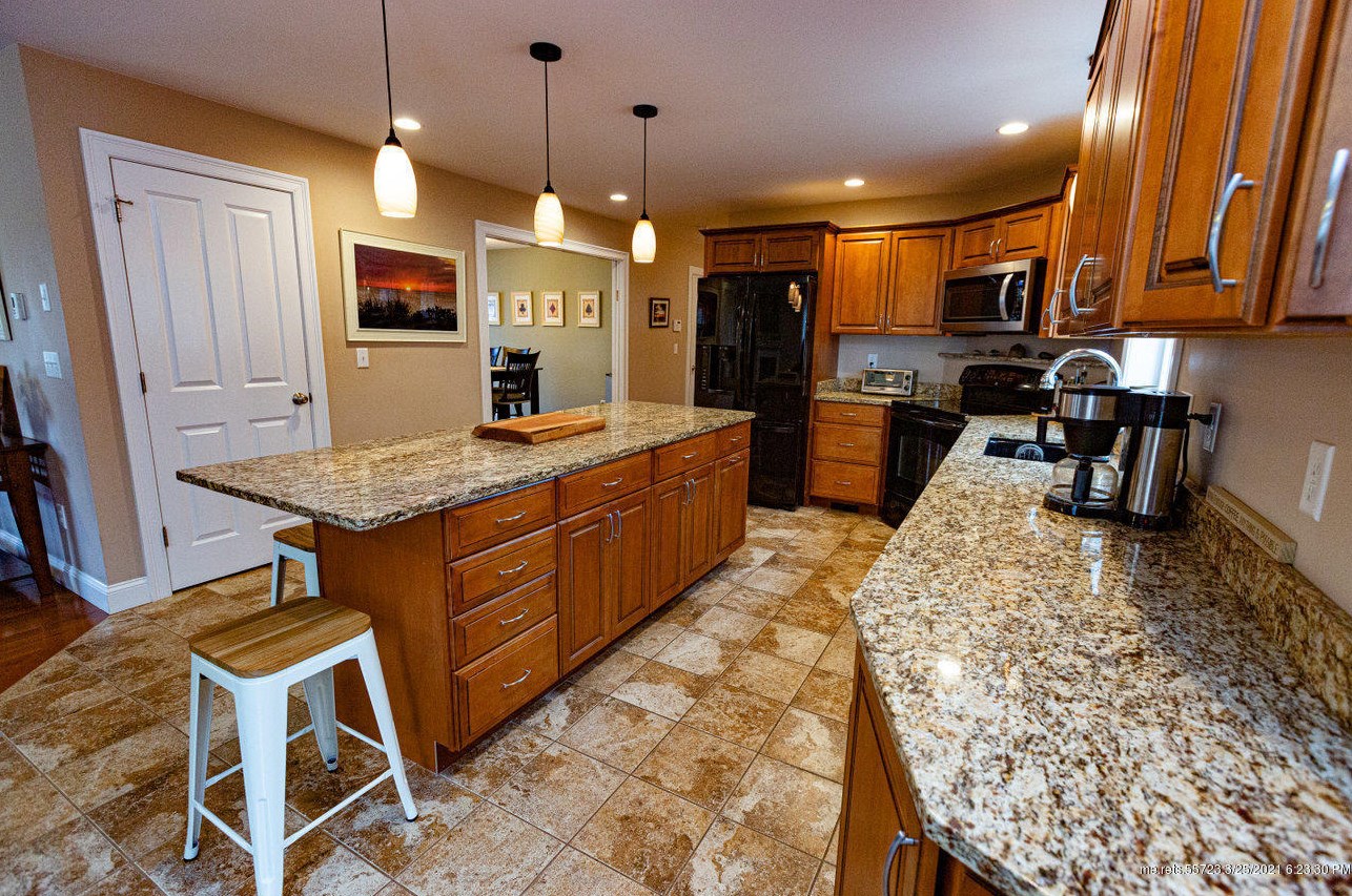 39 Liberty Way, Portland ME  04103-3954 exterior