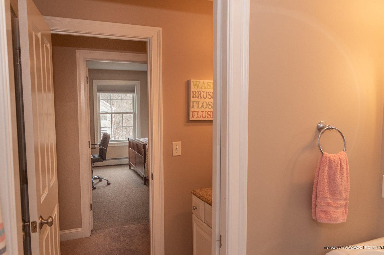 39 Liberty Way, Portland ME  04103-3954 exterior