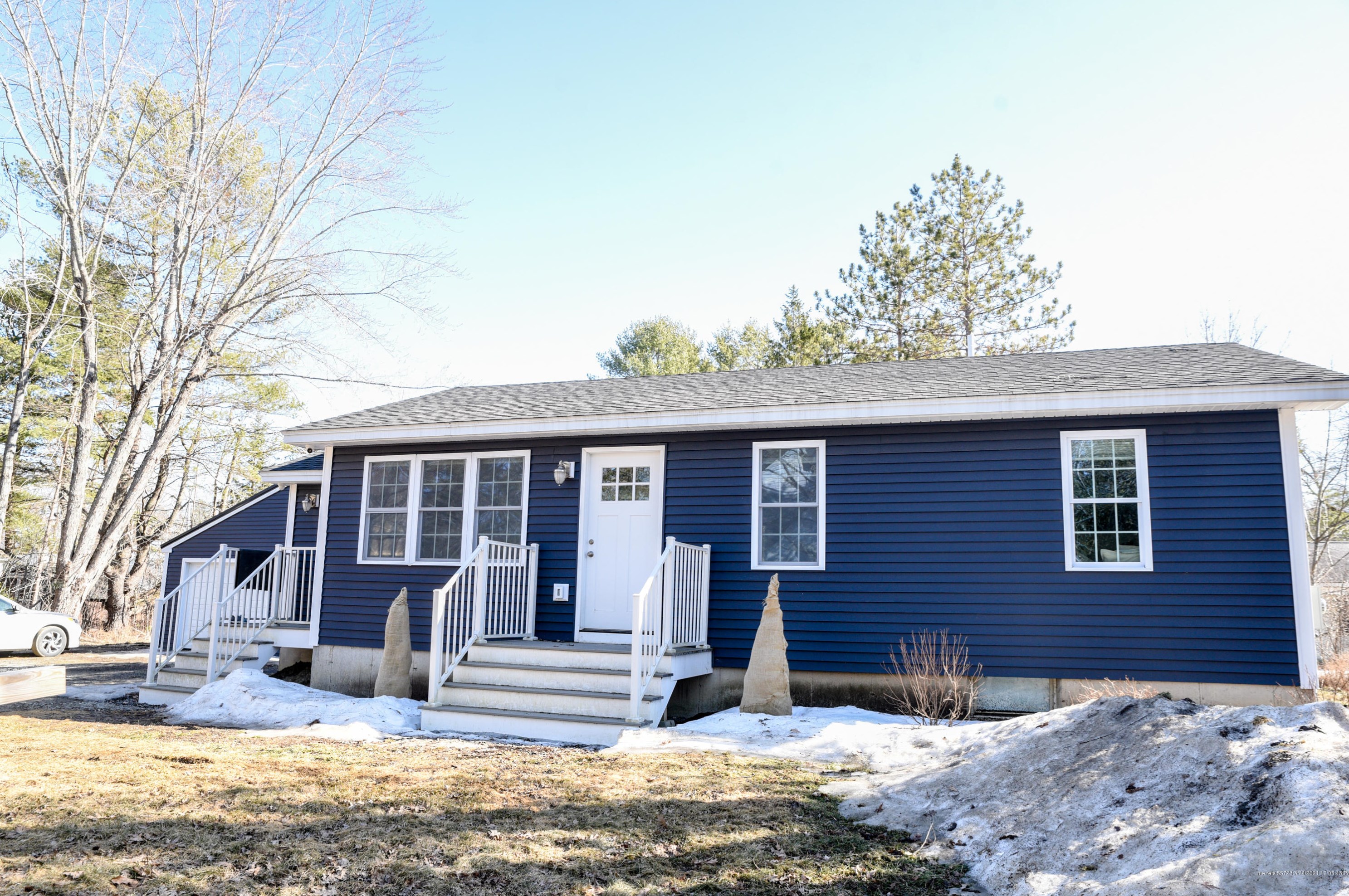 5 Kell St, Orono, ME 04473