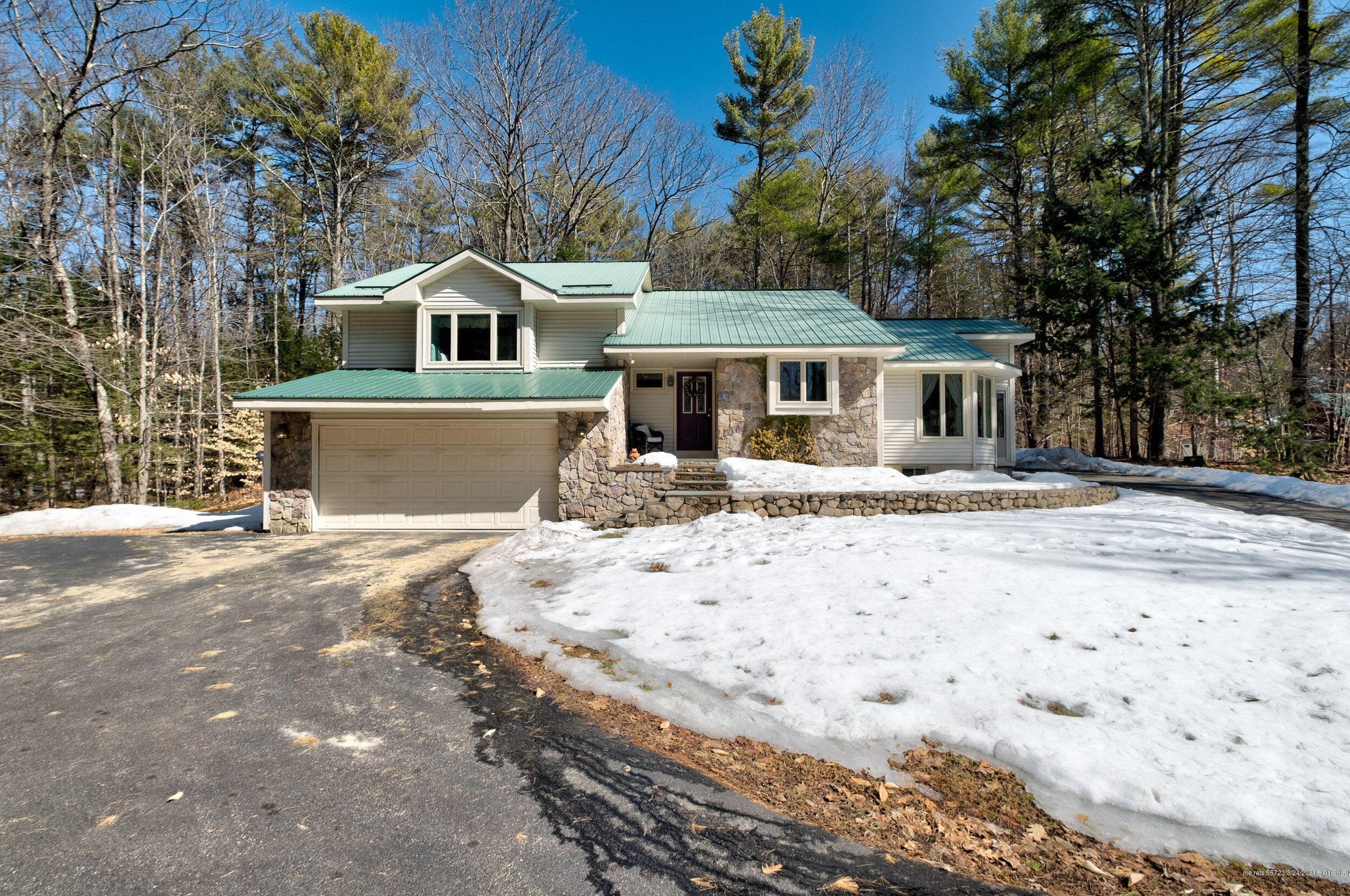 10 Rolling Hill Dr, Naples, ME 04055