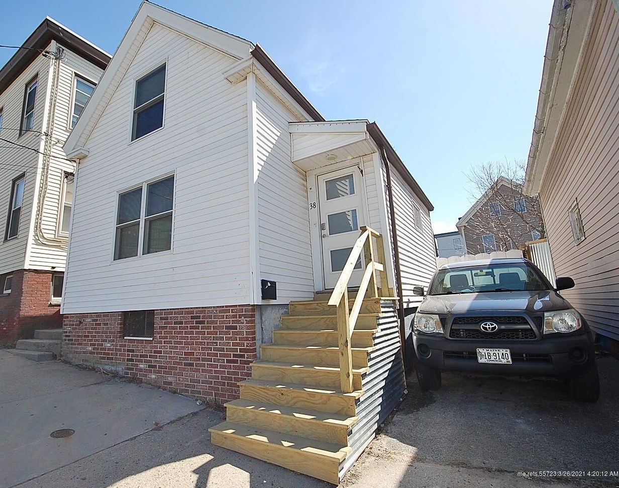 38 Fox St, Portland ME  04101-2541 exterior