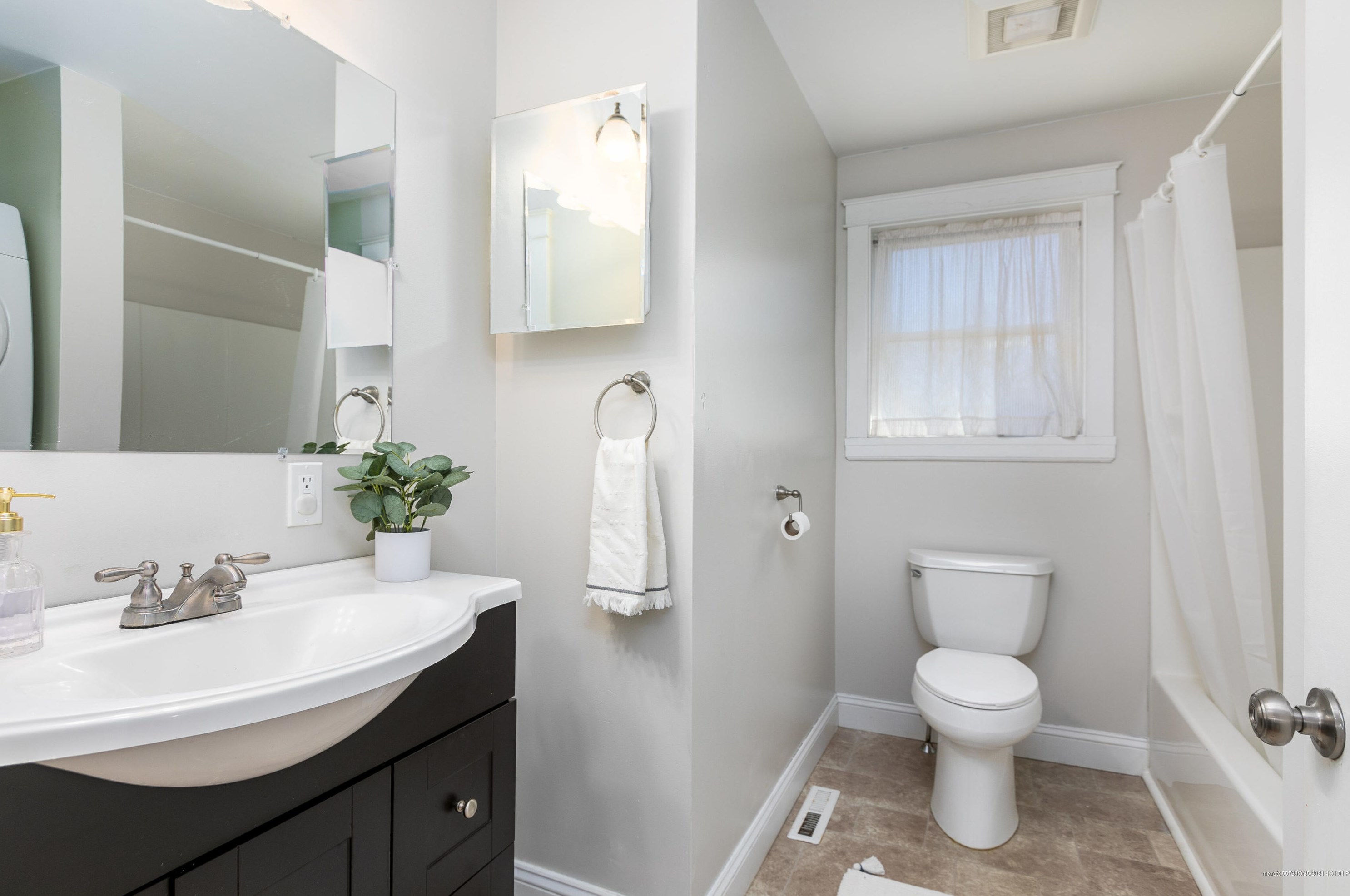 101 Maple St, Saco ME  04072-3161 exterior