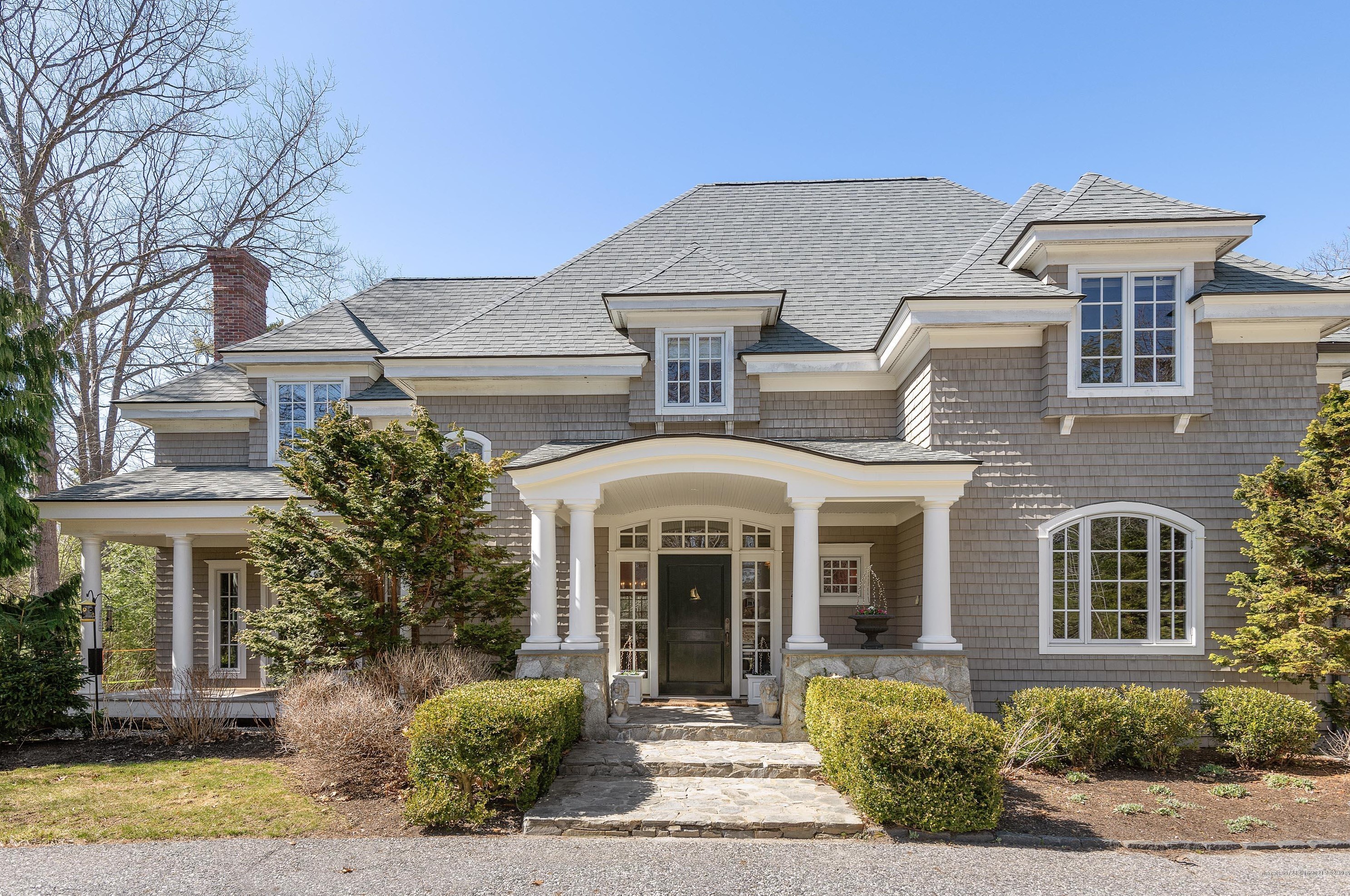 24 Waters Edge Dr, Yarmouth, ME 04096