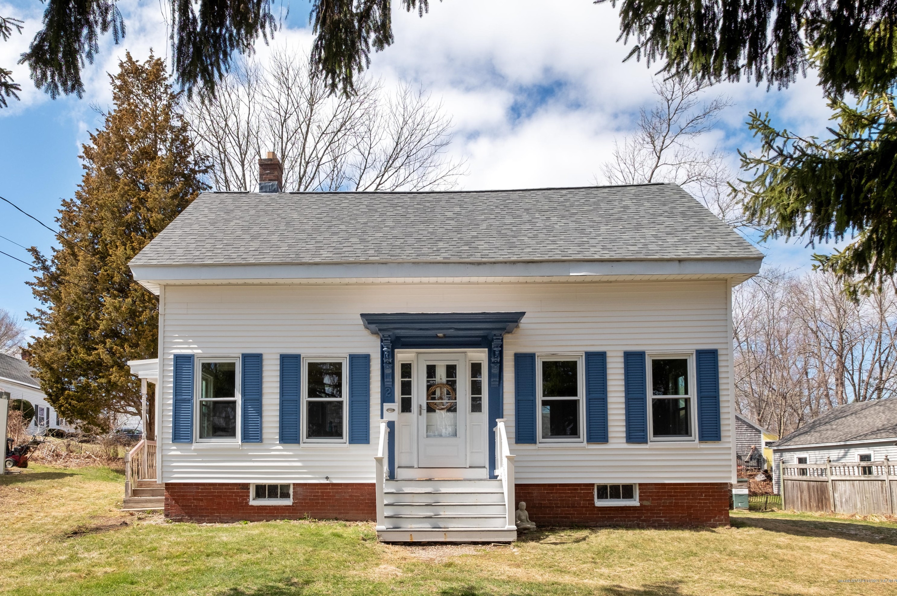 2 Woodbine Ave, Eliot, ME 03903-2126