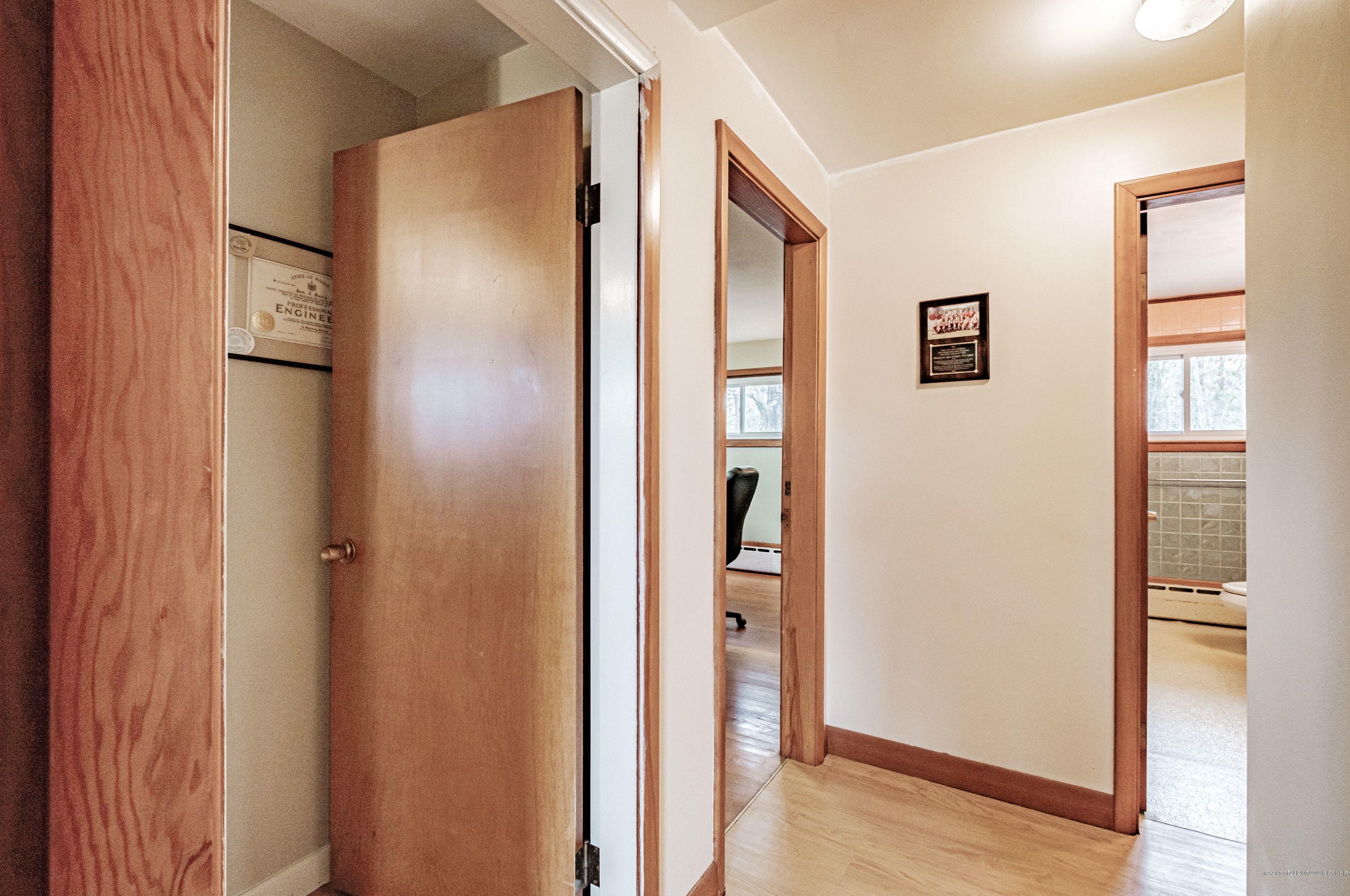 690 Main St, Gorham ME  04038-2622 exterior