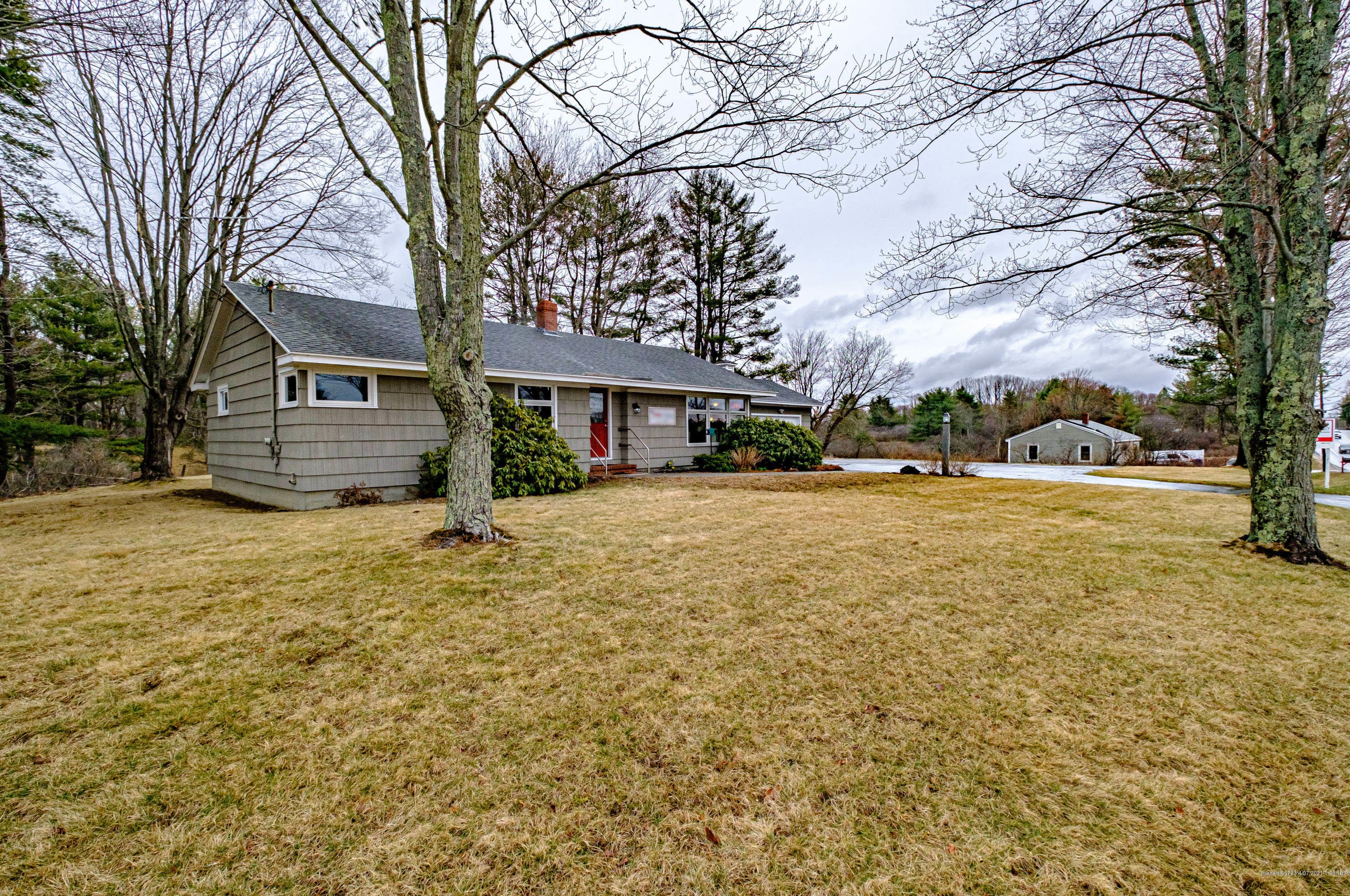 690 Main St, Gorham ME  04038-2622 exterior