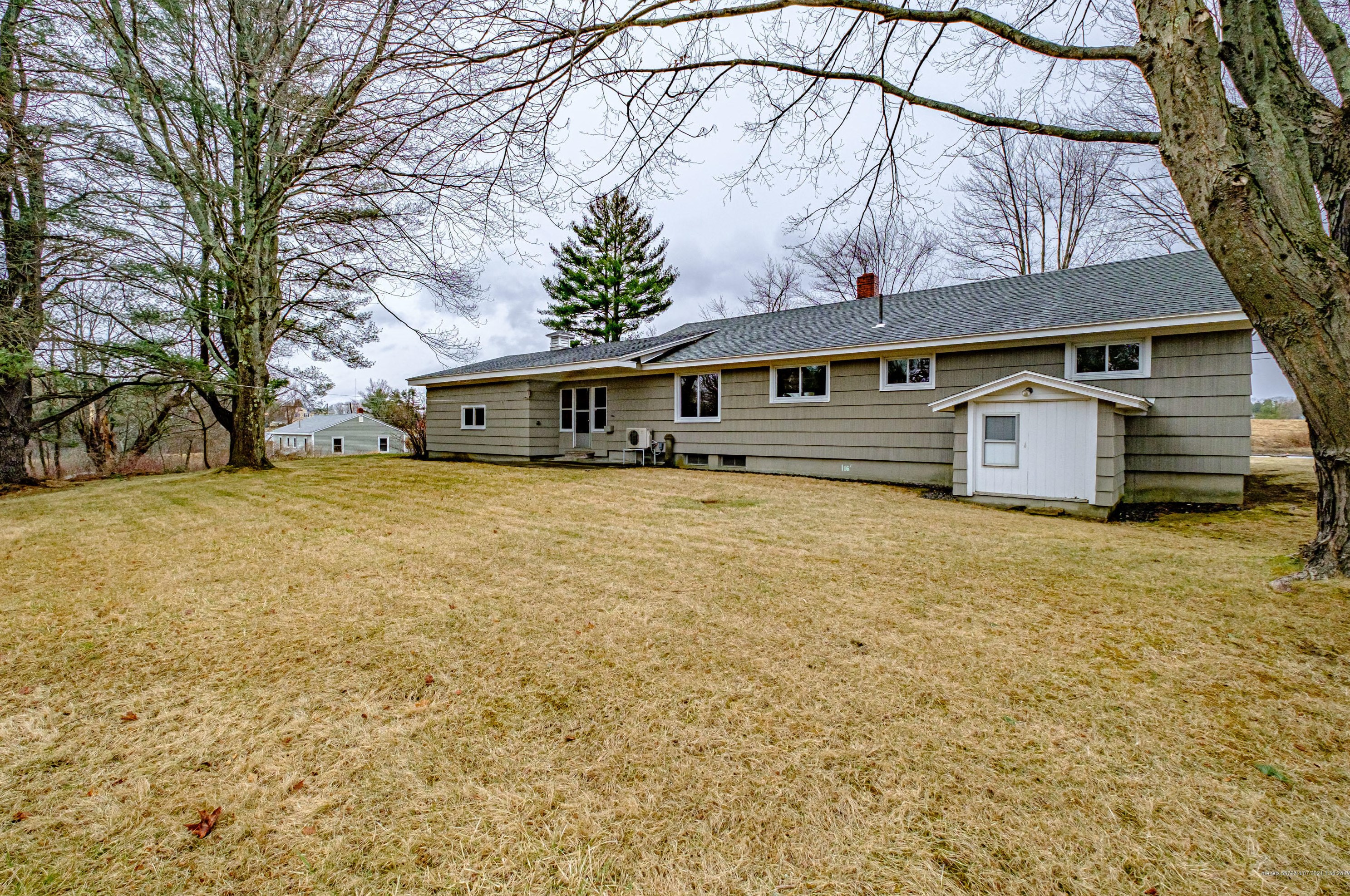 690 Main St, Gorham ME  04038-2622 exterior