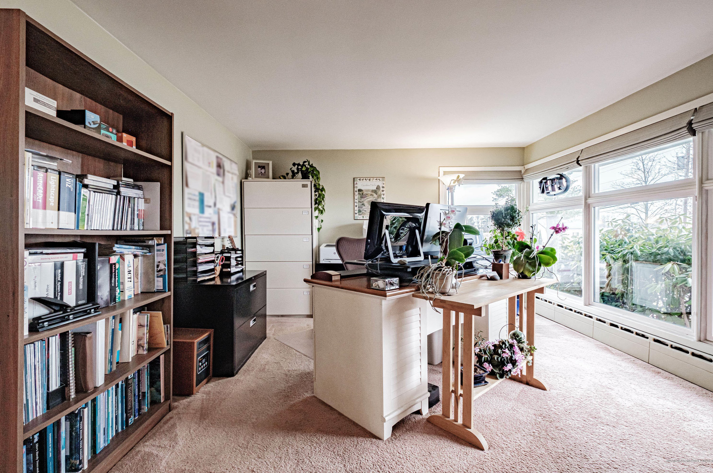 690 Main St, Gorham ME  04038-2622 exterior