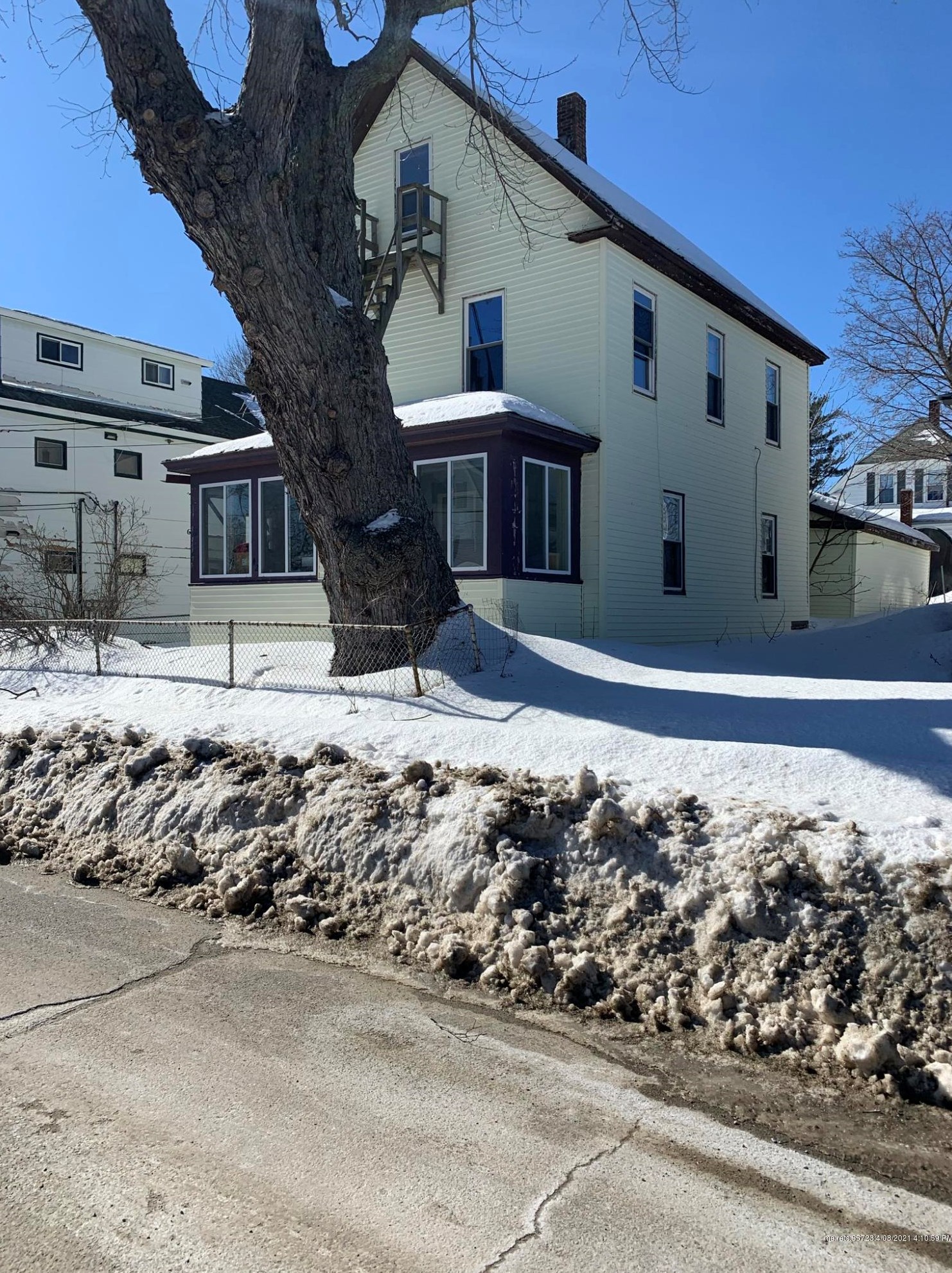 42 Aroostook Ave, Millinocket, ME 04462